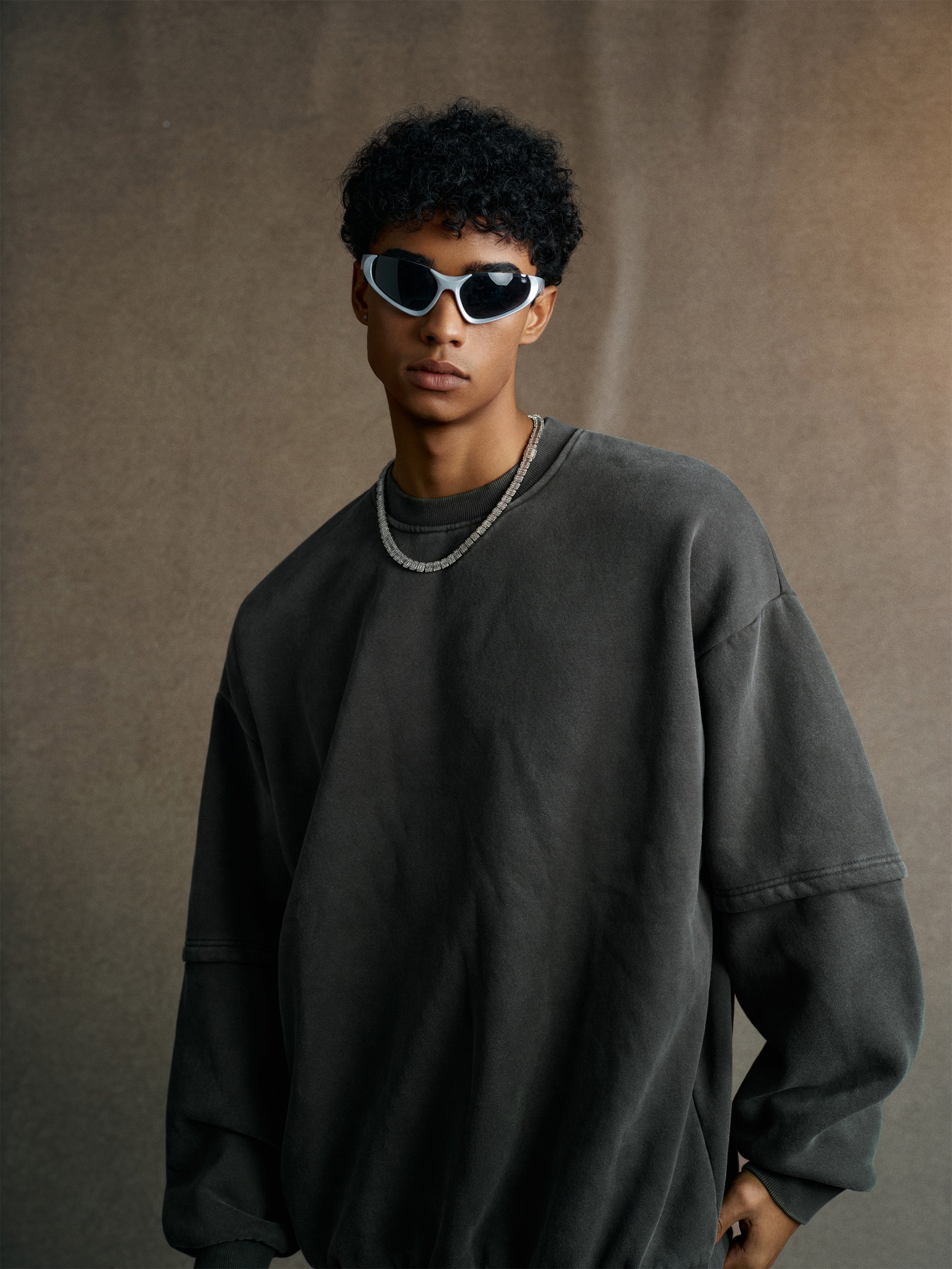 360GSM Unisex Faux-Two-Piece Distressed Snow-Wash Fleece-Lined Crew Neck Sweatshirt Dark gray