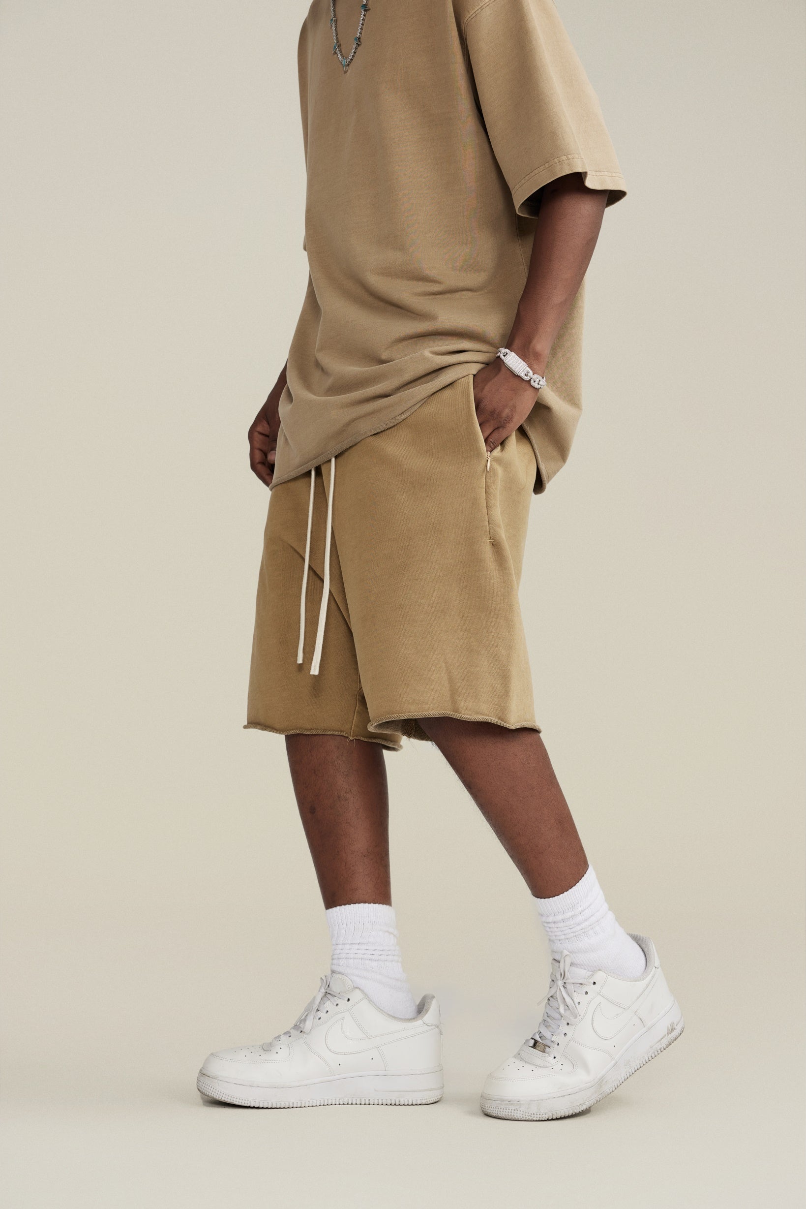 410GSM Unisex Distressed Vintage-Wash Raw-Hem Shorts Khaki