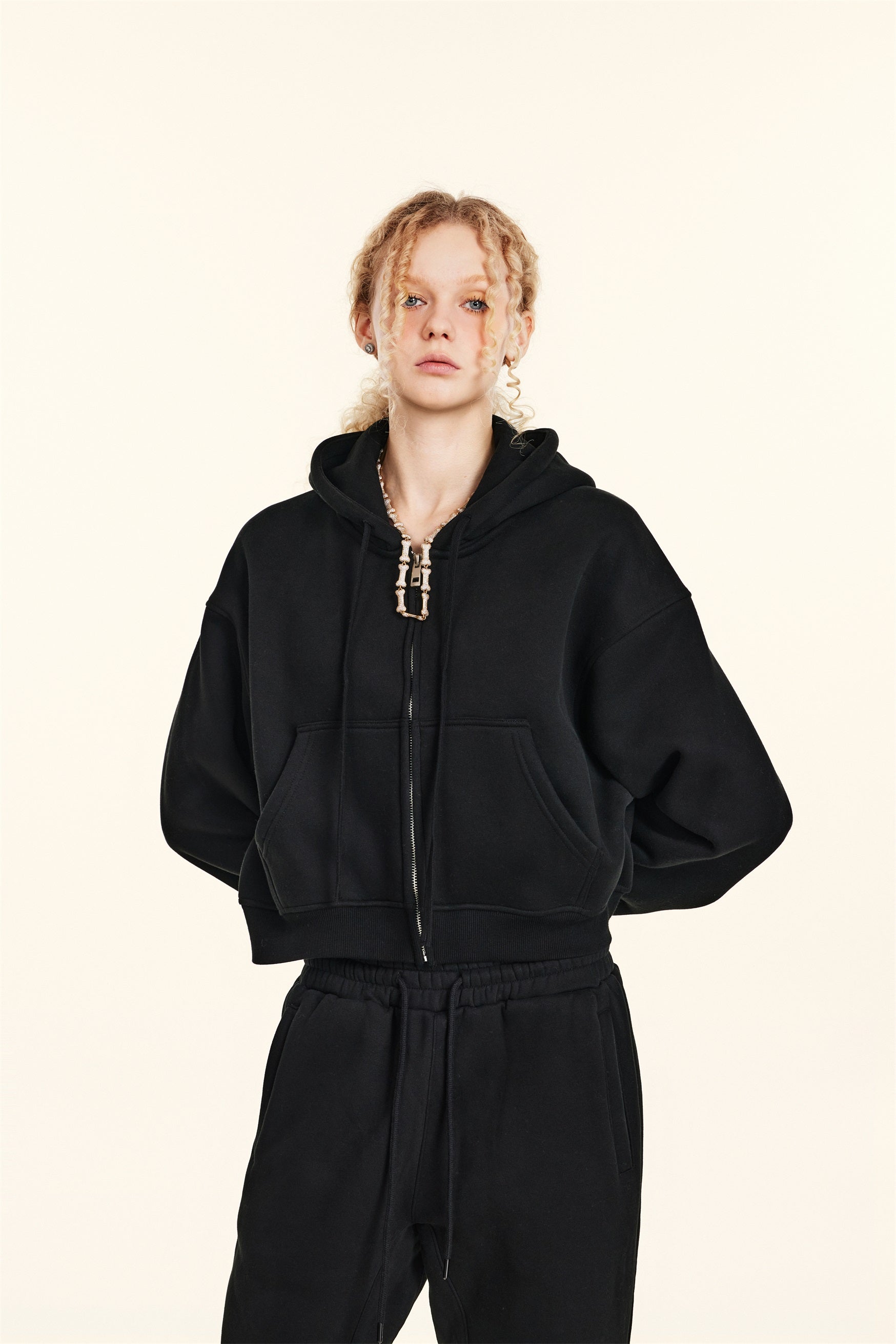 345GSM Women’s Cropped Fleece-Lined Zip-Up Hoodie Black