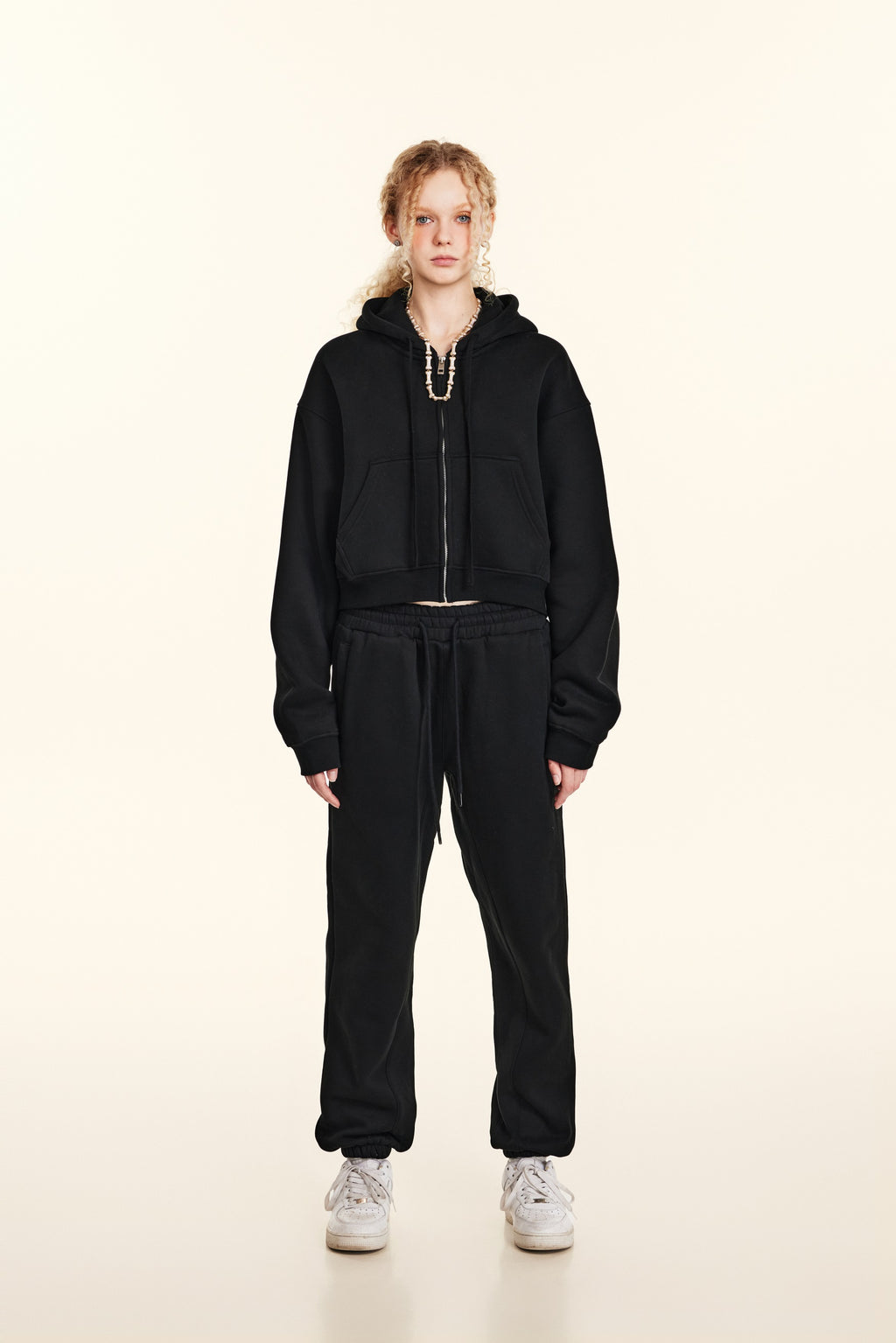 345GSM Women’s Cropped Fleece-Lined Zip-Up Hoodie Black