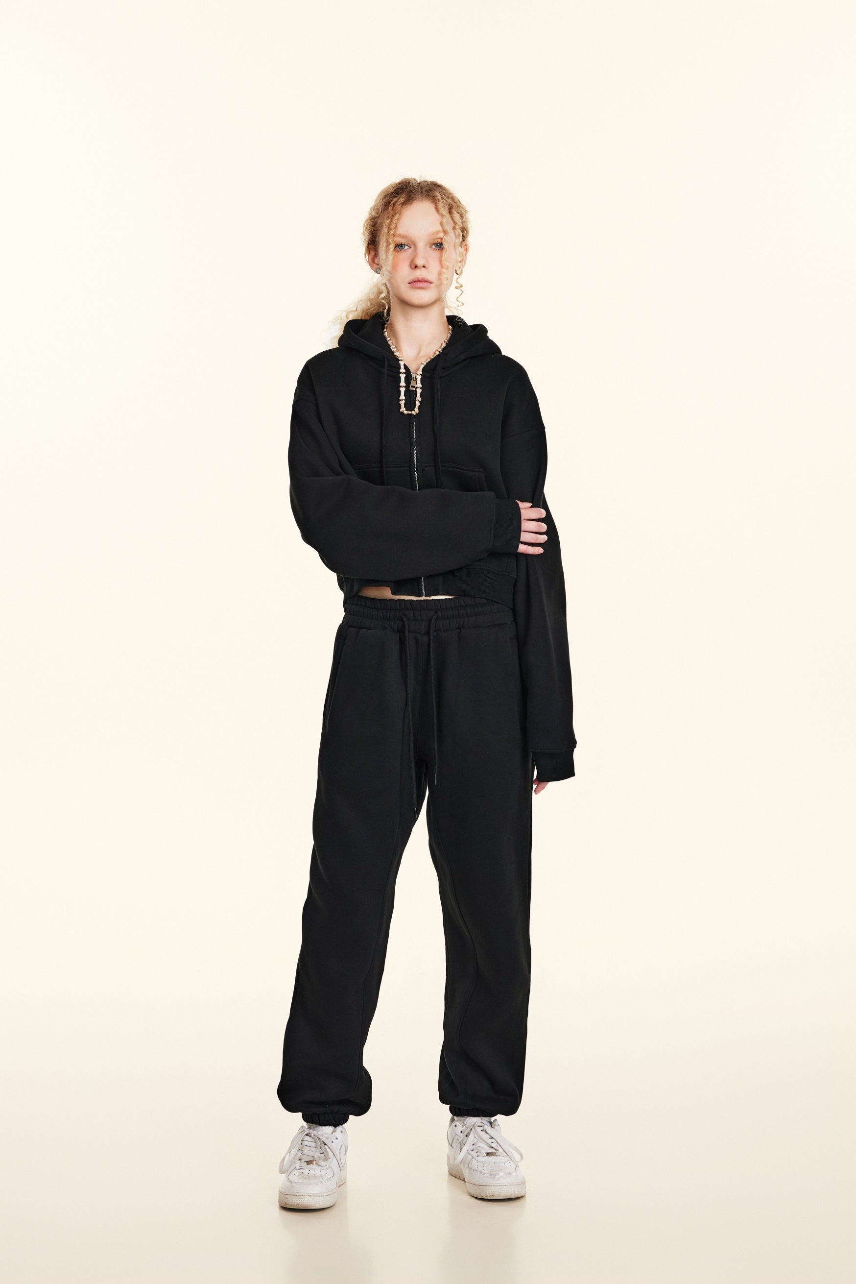 345GSM Women’s Cropped Fleece-Lined Zip-Up Hoodie Black