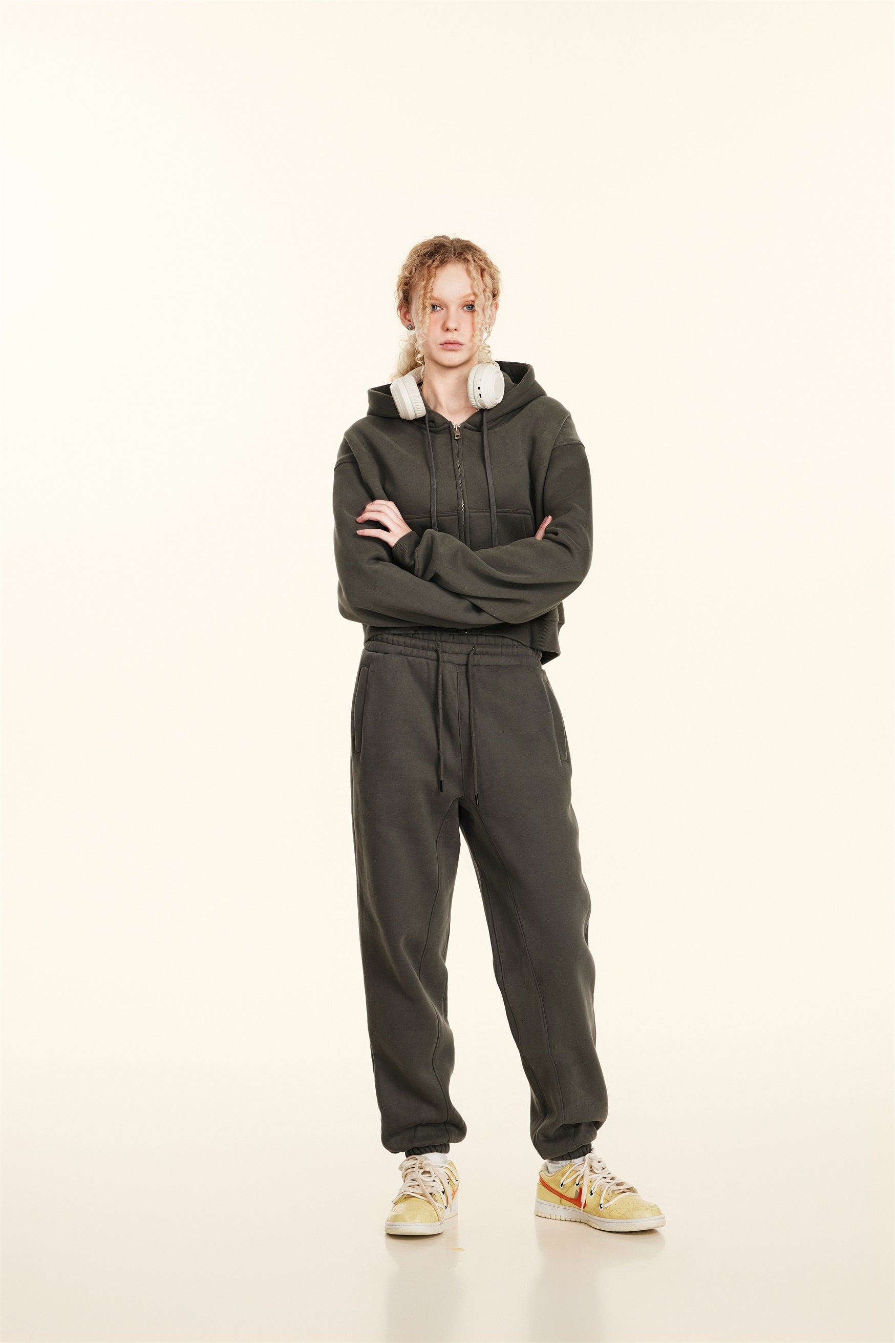 345GSM Women’s Cropped Fleece-Lined Zip-Up Hoodie Taupe