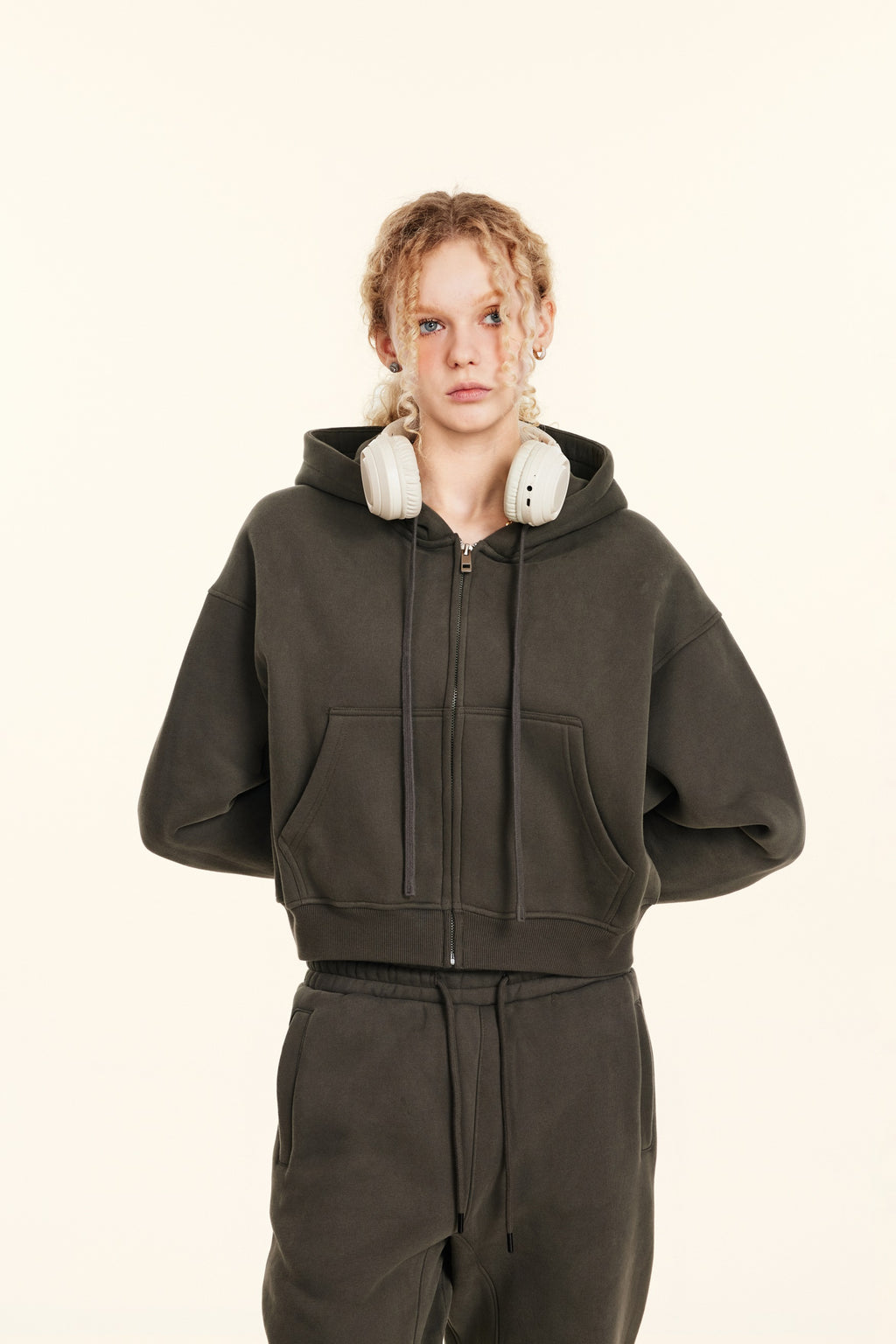 345GSM Women’s Cropped Fleece-Lined Zip-Up Hoodie Taupe