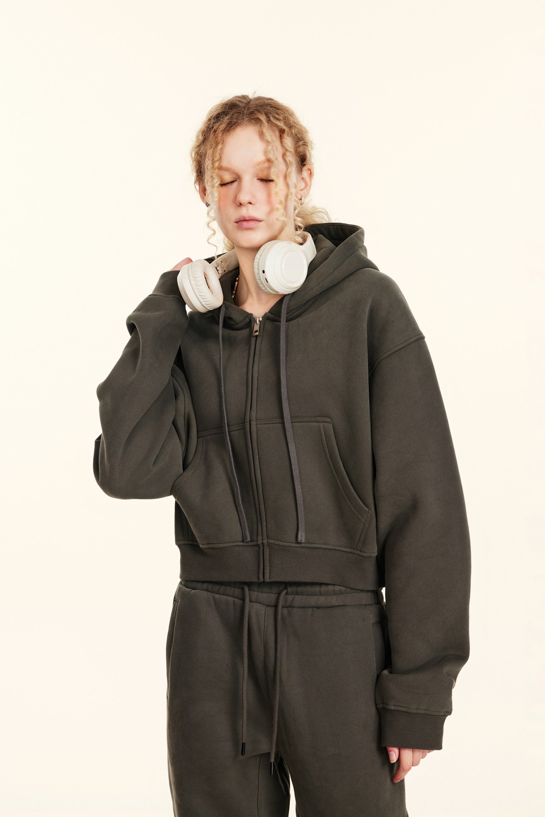 345GSM Women’s Cropped Fleece-Lined Zip-Up Hoodie Taupe