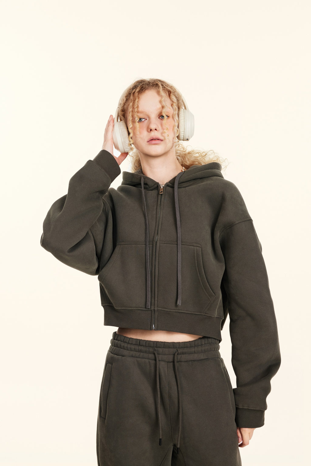 345GSM Women’s Cropped Fleece-Lined Zip-Up Hoodie Taupe