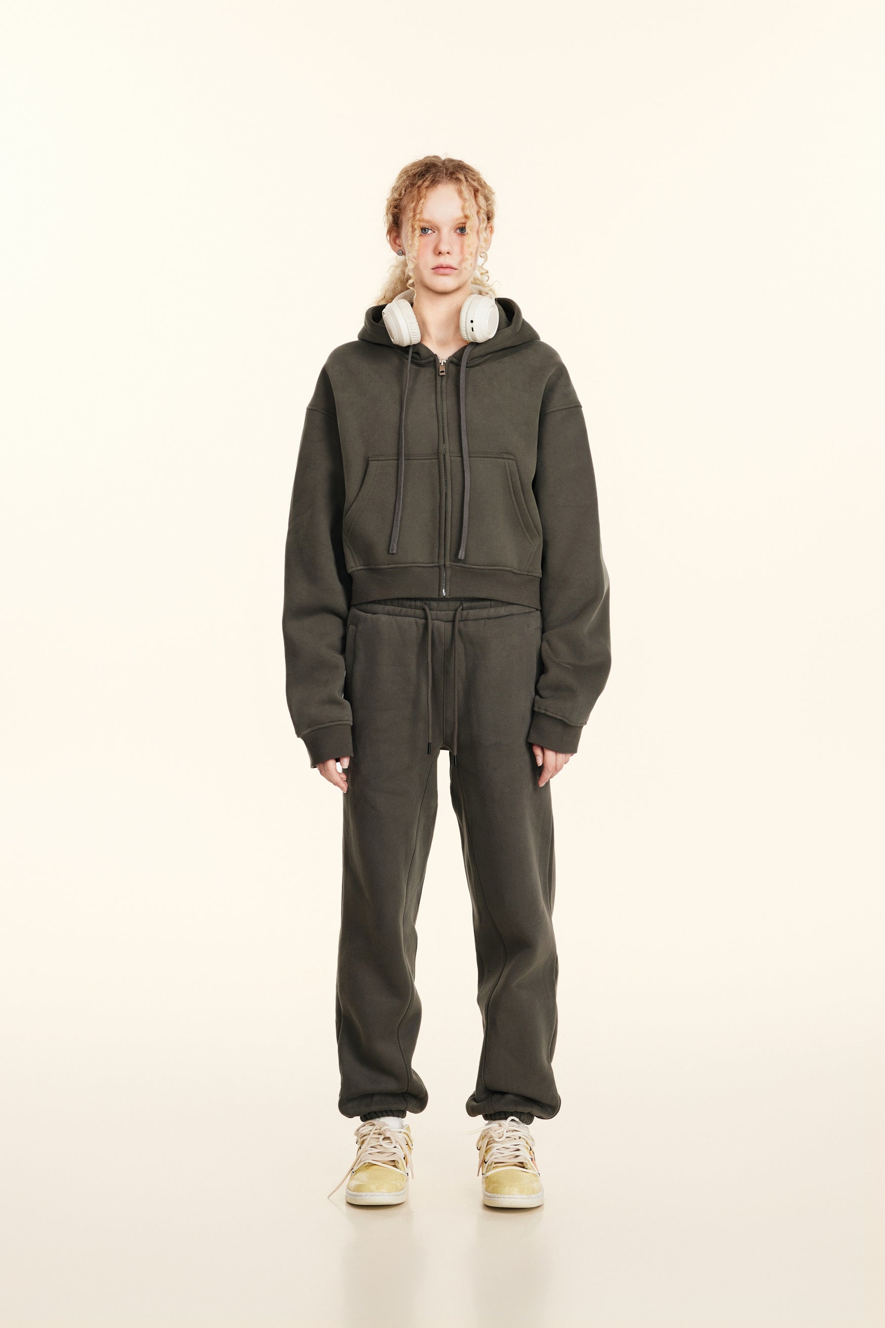 345GSM Women’s Cropped Fleece-Lined Zip-Up Hoodie Taupe