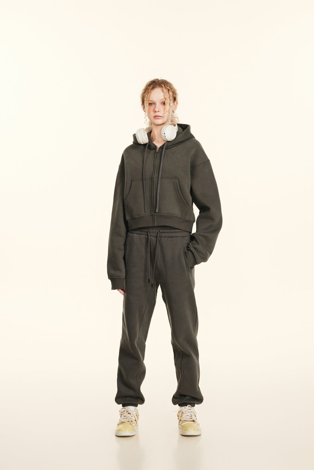 345GSM Women’s Cropped Fleece-Lined Zip-Up Hoodie Taupe