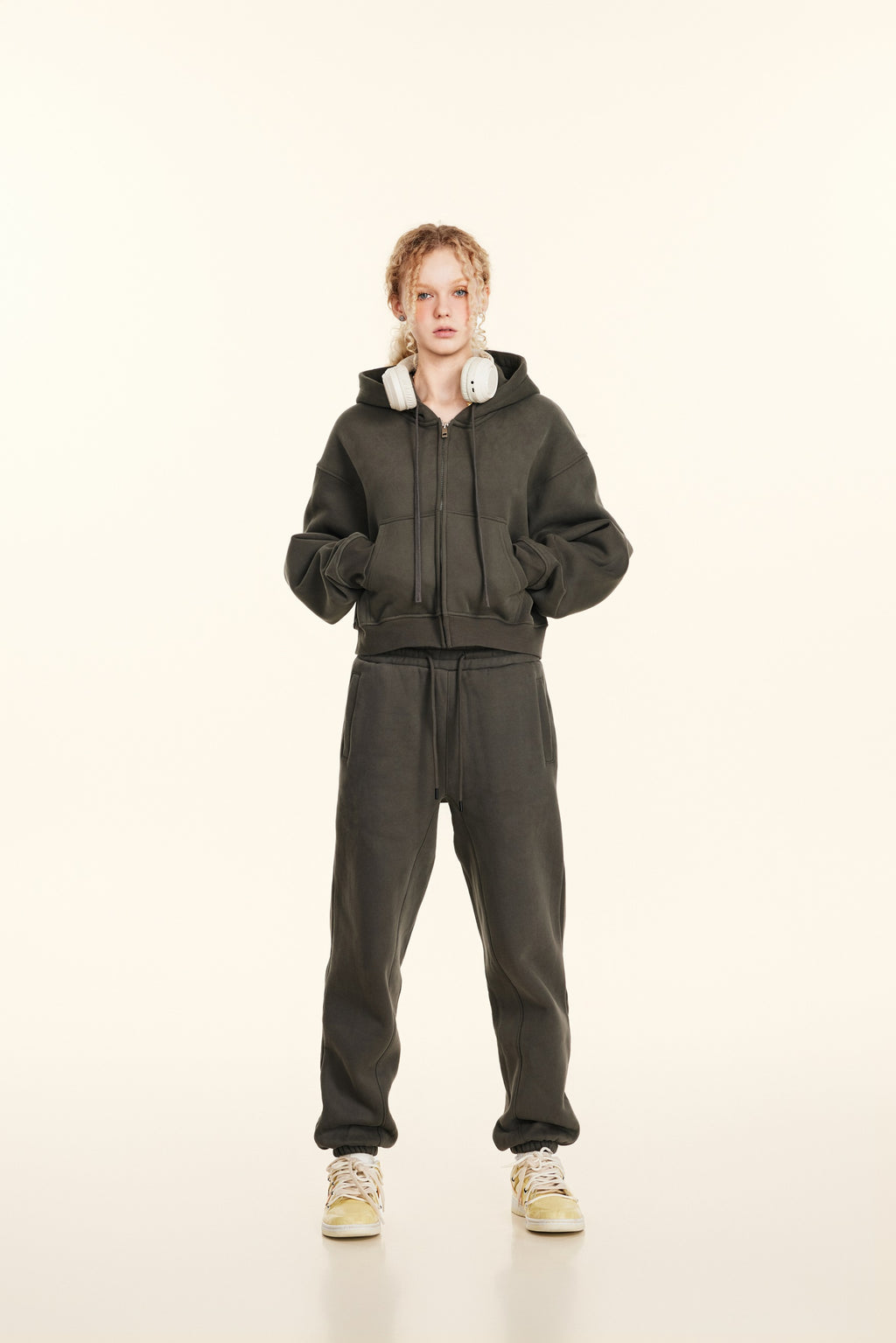 345GSM Women’s Cropped Fleece-Lined Zip-Up Hoodie Taupe