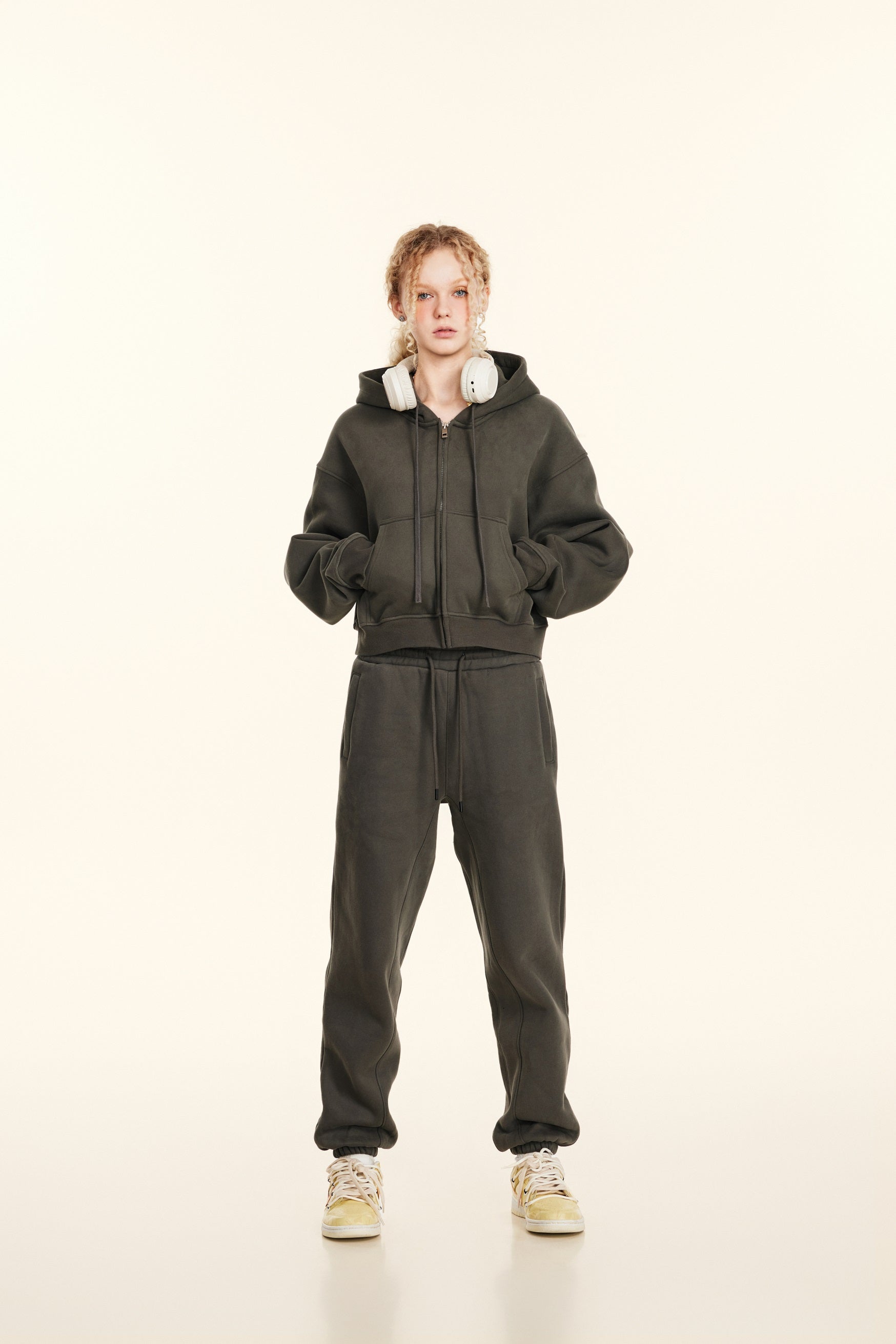 345GSM Women’s Cropped Fleece-Lined Zip-Up Hoodie Taupe