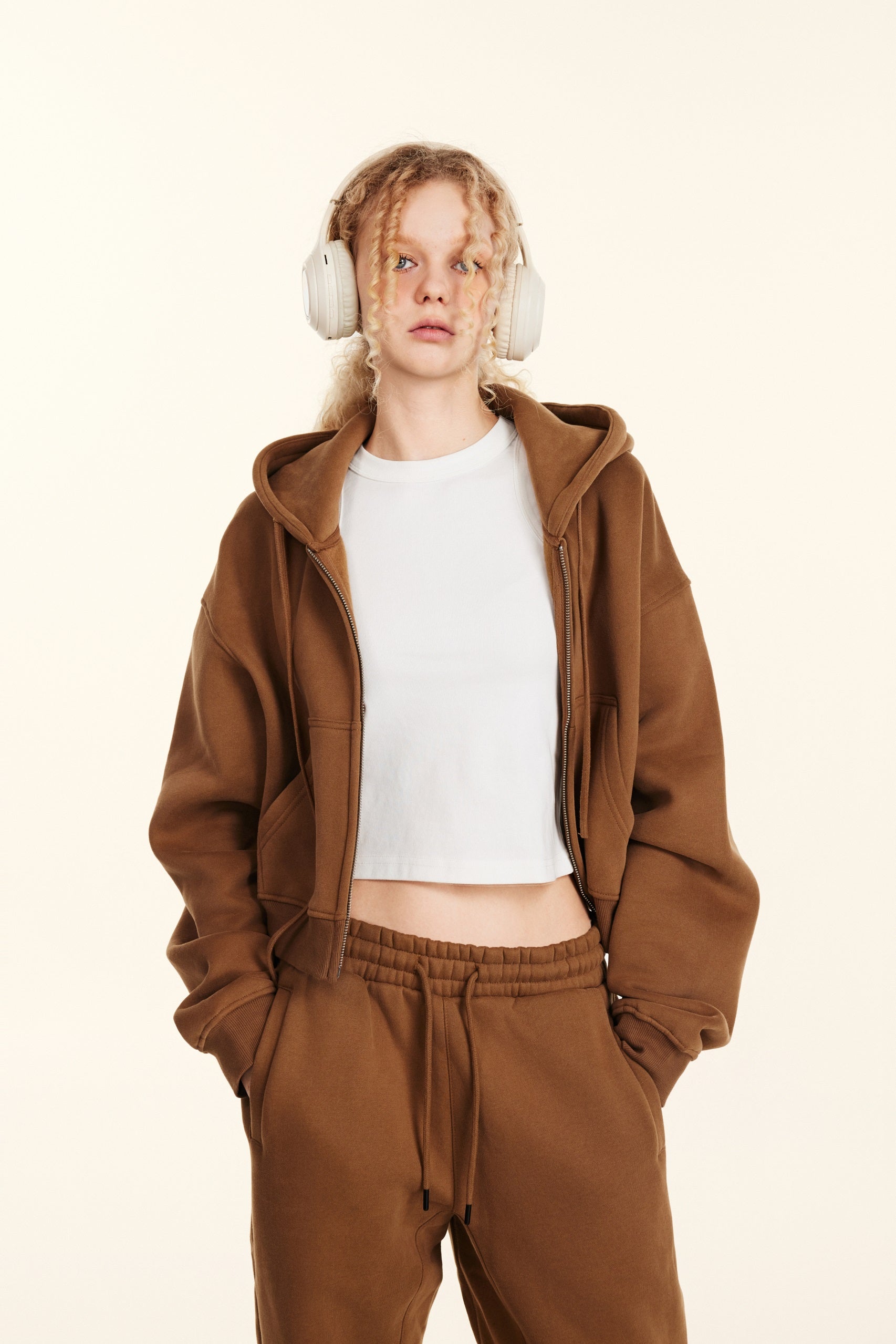 345GSM Women’s Cropped Fleece-Lined Zip-Up Hoodie Brown