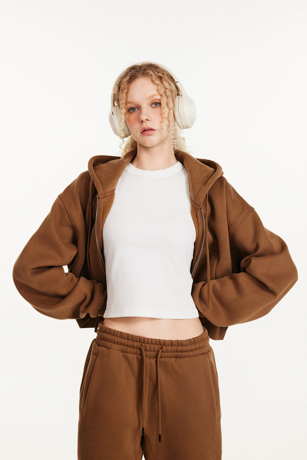 345GSM Women’s Cropped Fleece-Lined Zip-Up Hoodie Brown
