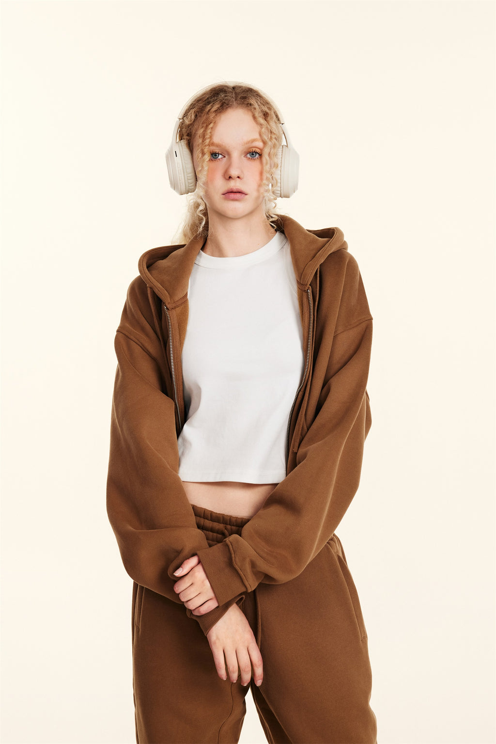 345GSM Women’s Cropped Fleece-Lined Zip-Up Hoodie Brown