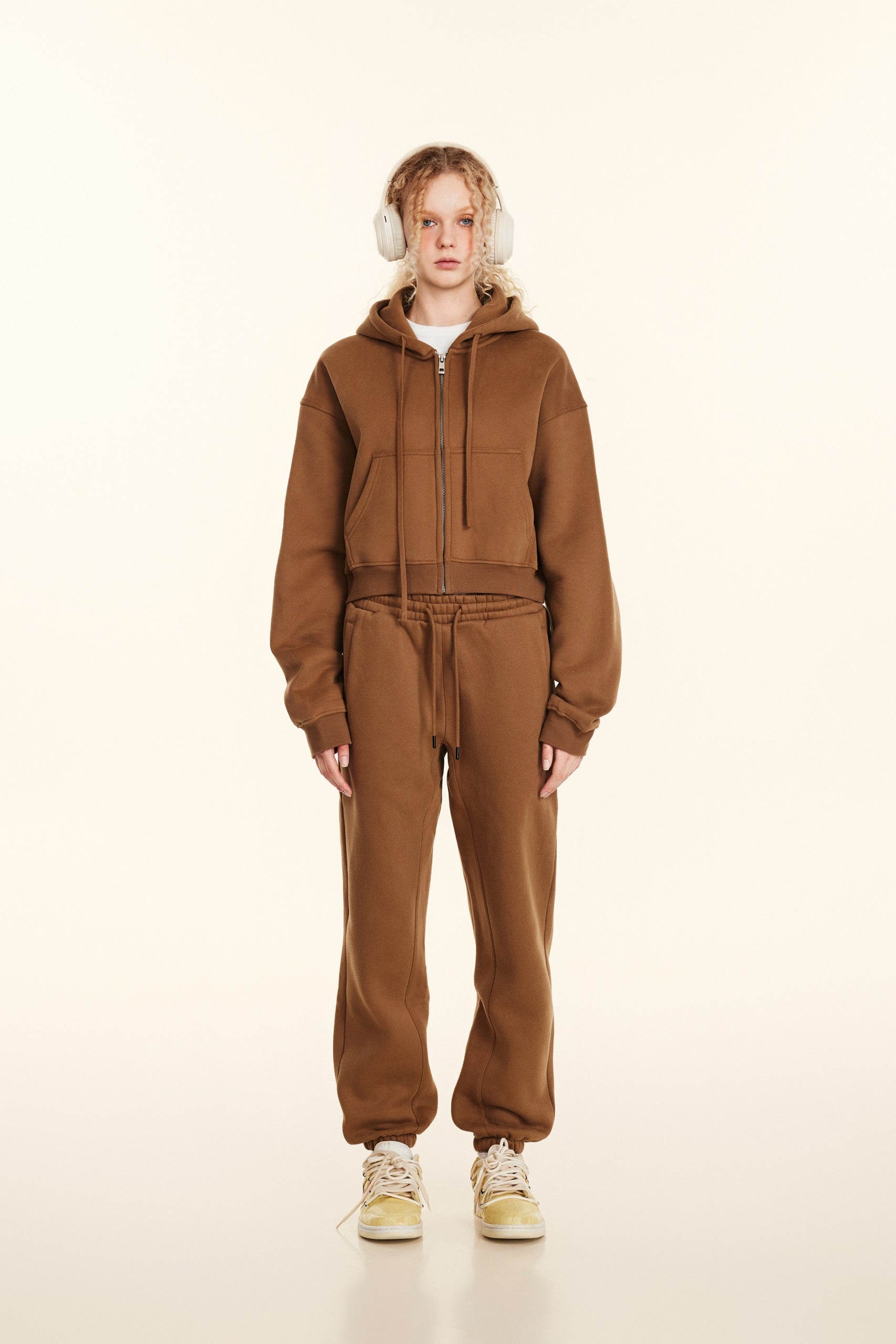 345GSM Women’s Cropped Fleece-Lined Zip-Up Hoodie Brown