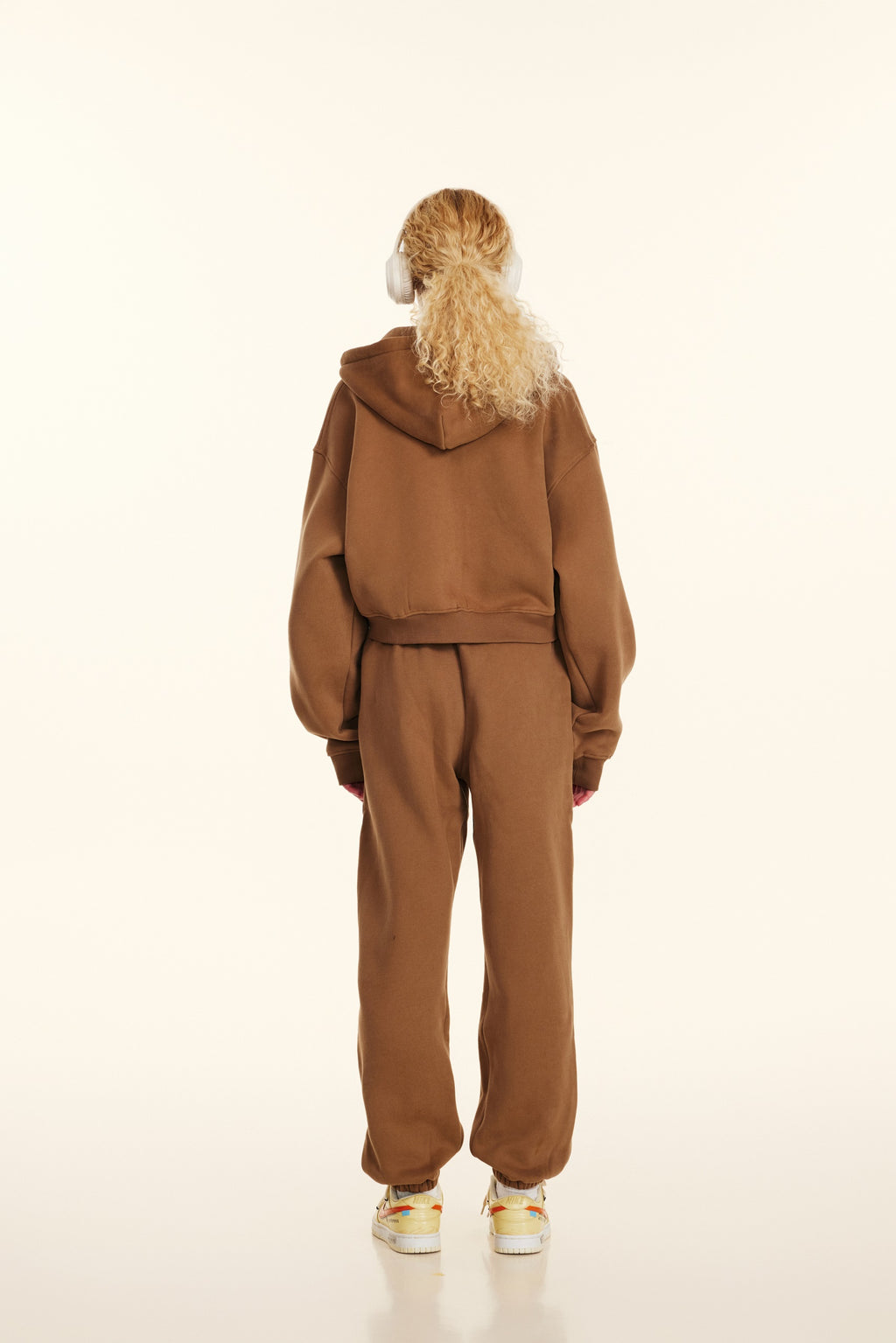 345GSM Women’s Cropped Fleece-Lined Zip-Up Hoodie Brown