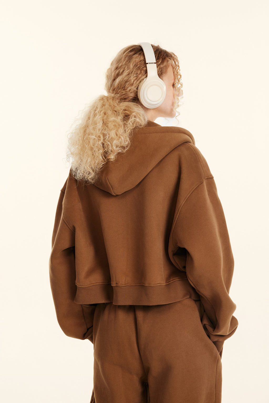 345GSM Women’s Cropped Fleece-Lined Zip-Up Hoodie Brown