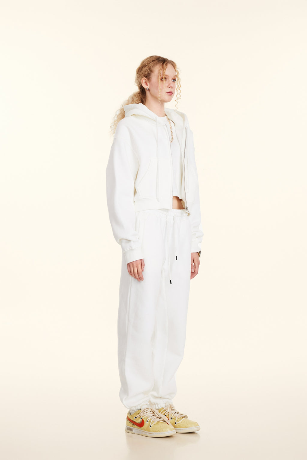 345GSM Women’s Cropped Fleece-Lined Zip-Up Hoodie White