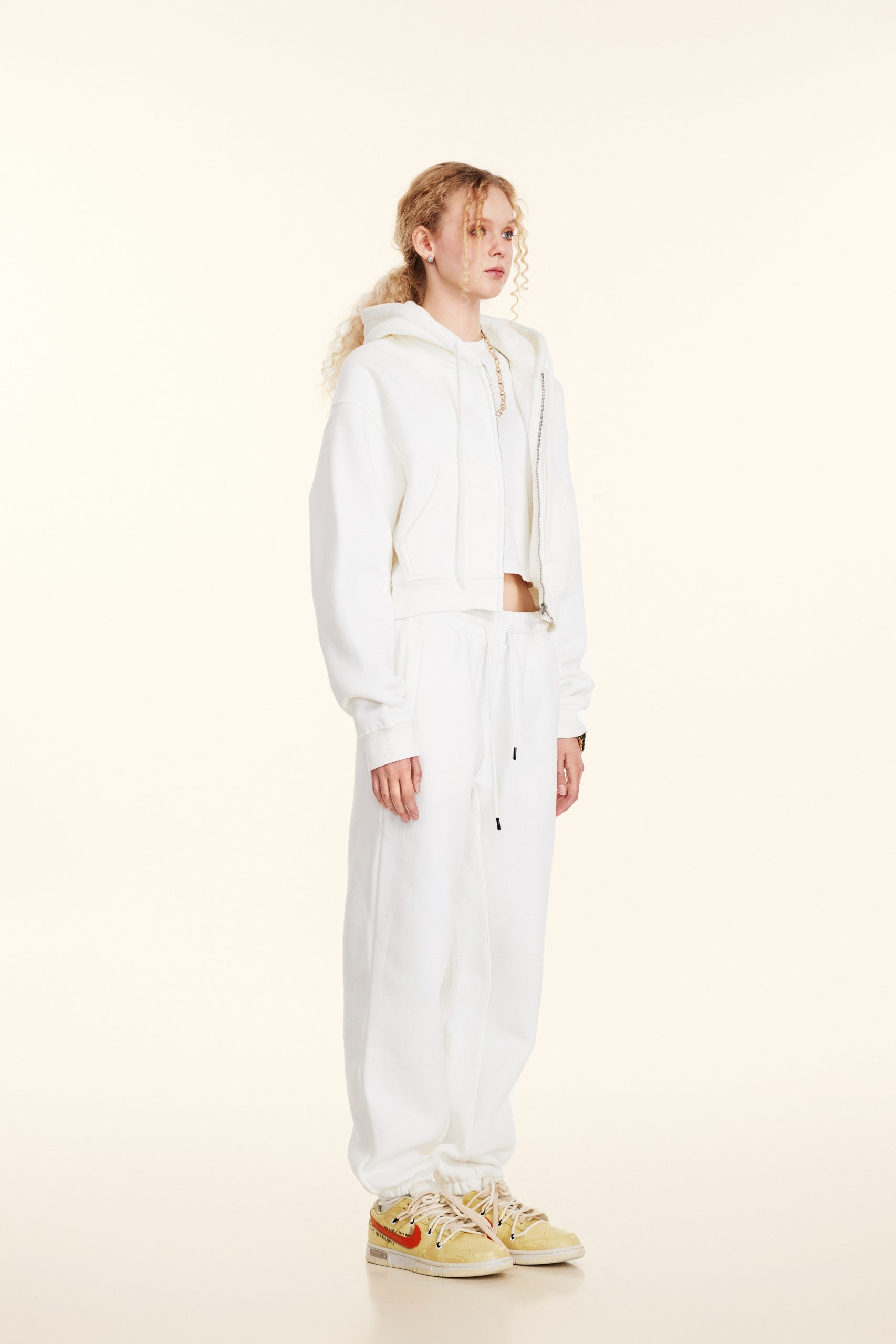 345GSM Women’s Cropped Fleece-Lined Zip-Up Hoodie White