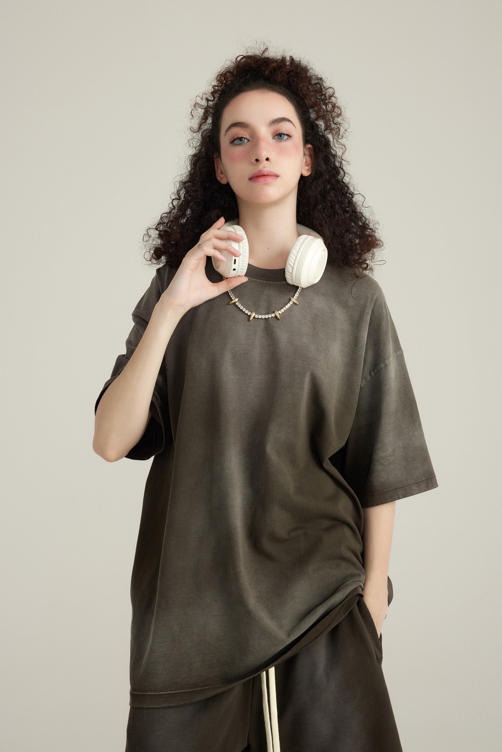 270GSM Women’s Water-Wash PP-Sprayed Monkey Wash Crew Neck T-shirt  Brown
