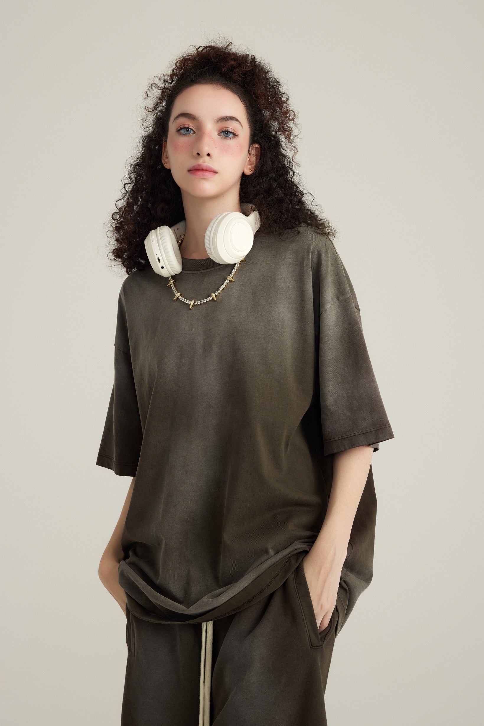 270GSM Women’s Water-Wash PP-Sprayed Monkey Wash Crew Neck T-shirt  Brown