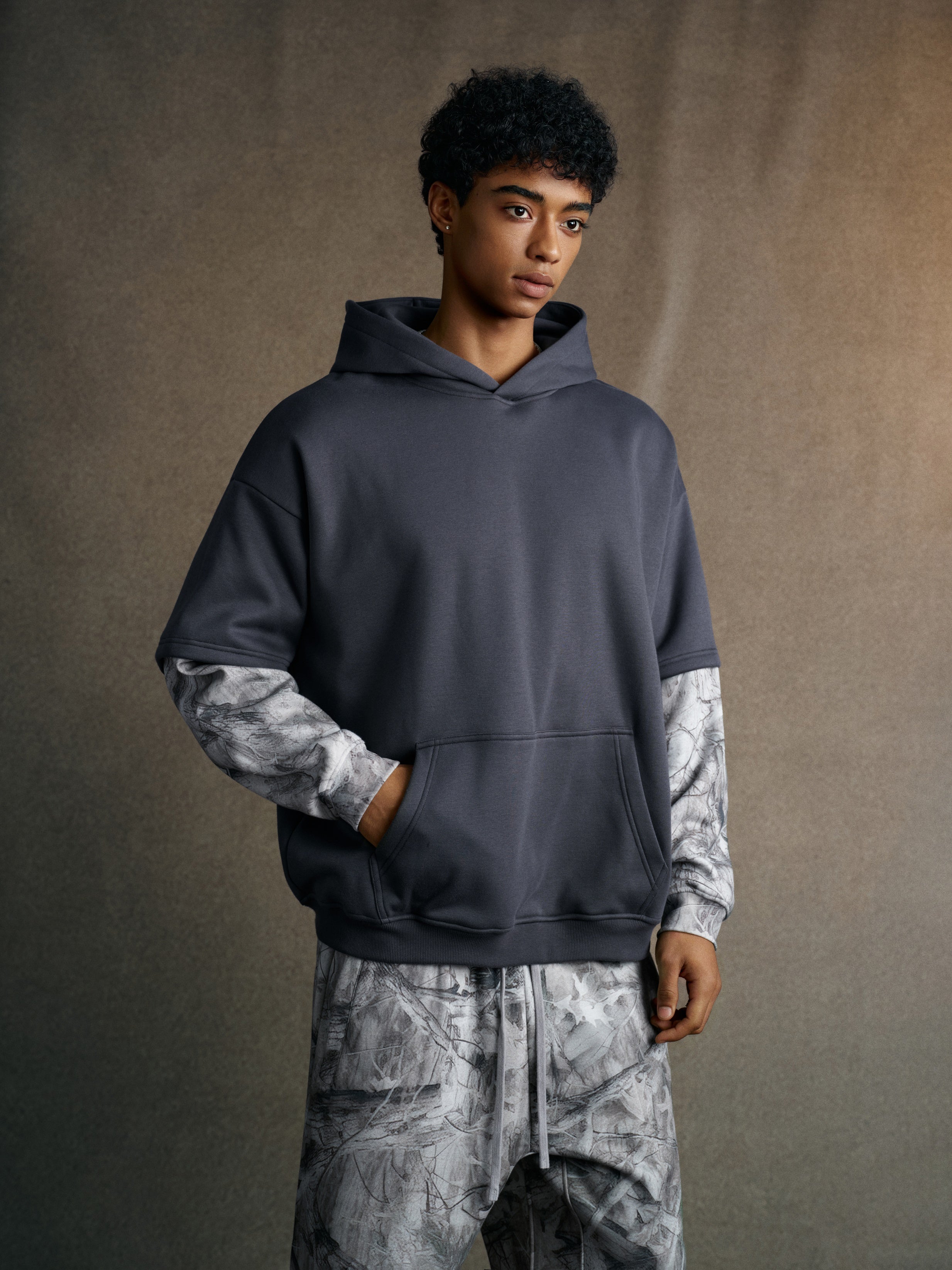 340GSM Unisex Outdoor Washed Layered Spliced Fleece Hoodie Dark Grey