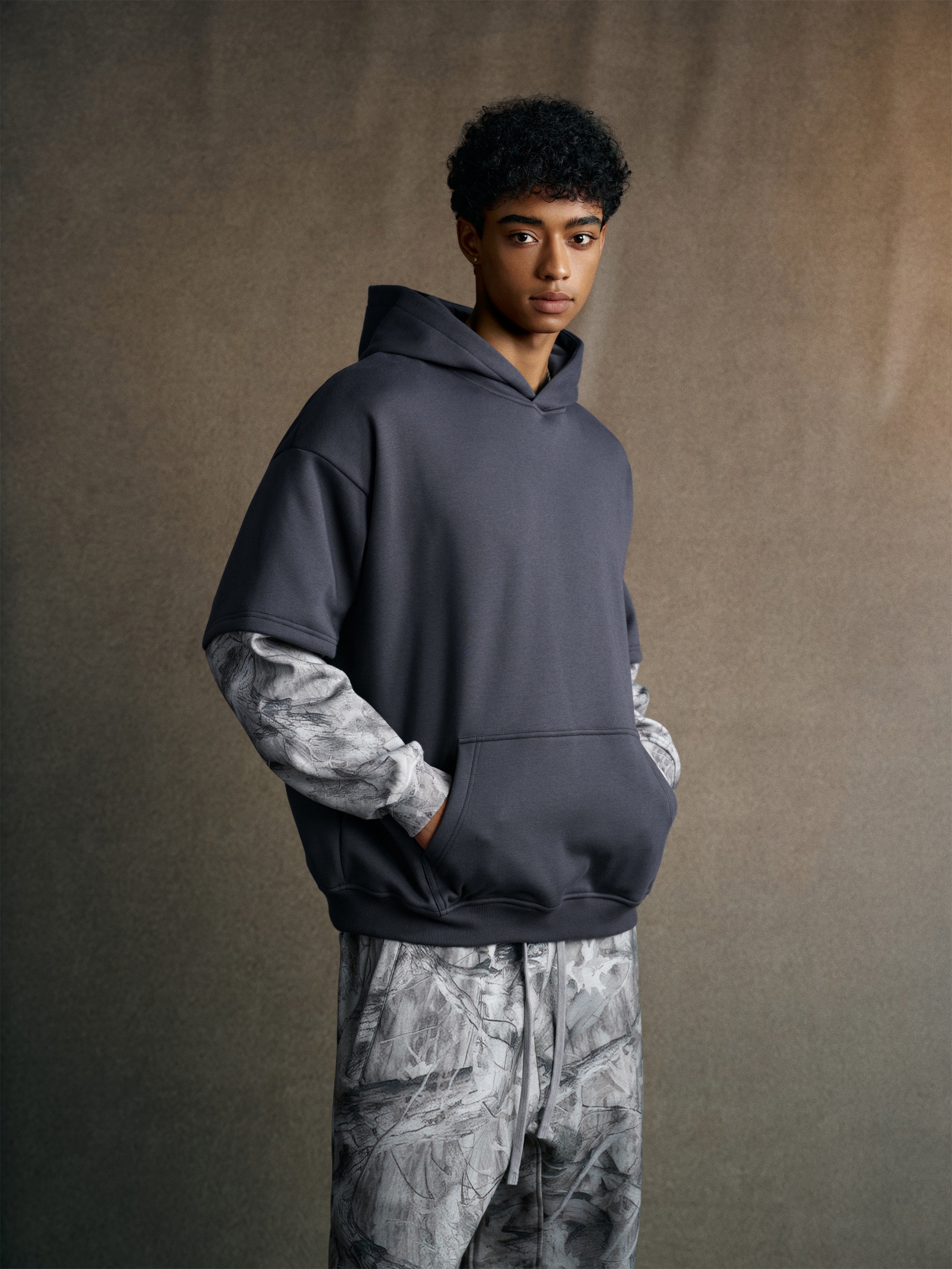 340GSM Unisex Outdoor Washed Layered Spliced Fleece Hoodie Dark Grey