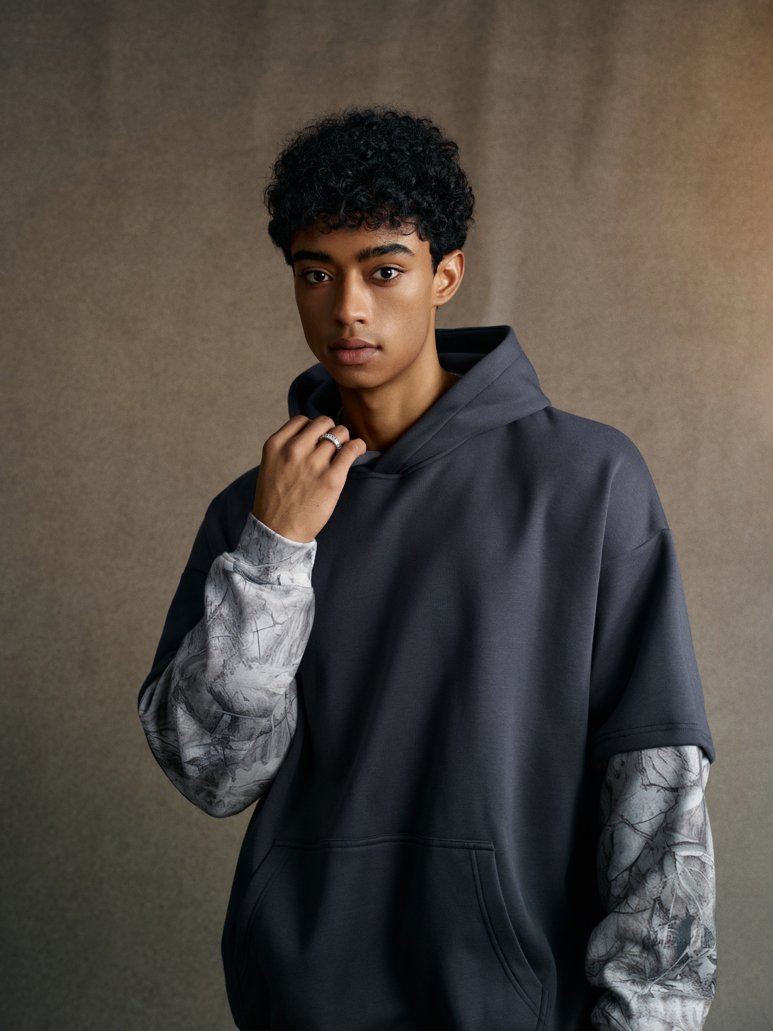 340GSM Unisex Outdoor Washed Layered Spliced Fleece Hoodie Dark Grey