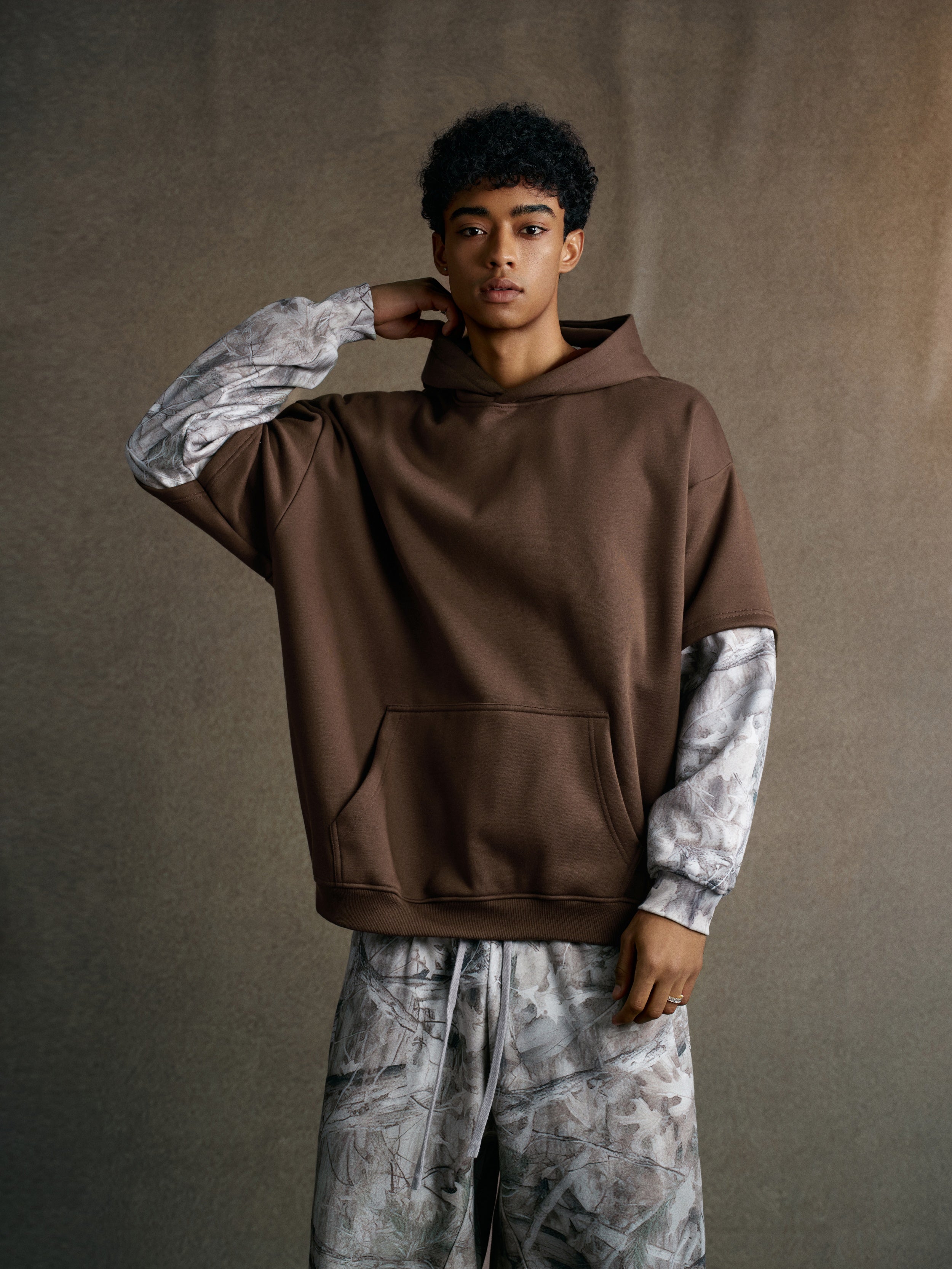 340GSM Unisex Outdoor Washed Layered Spliced Fleece Hoodie Coffee
