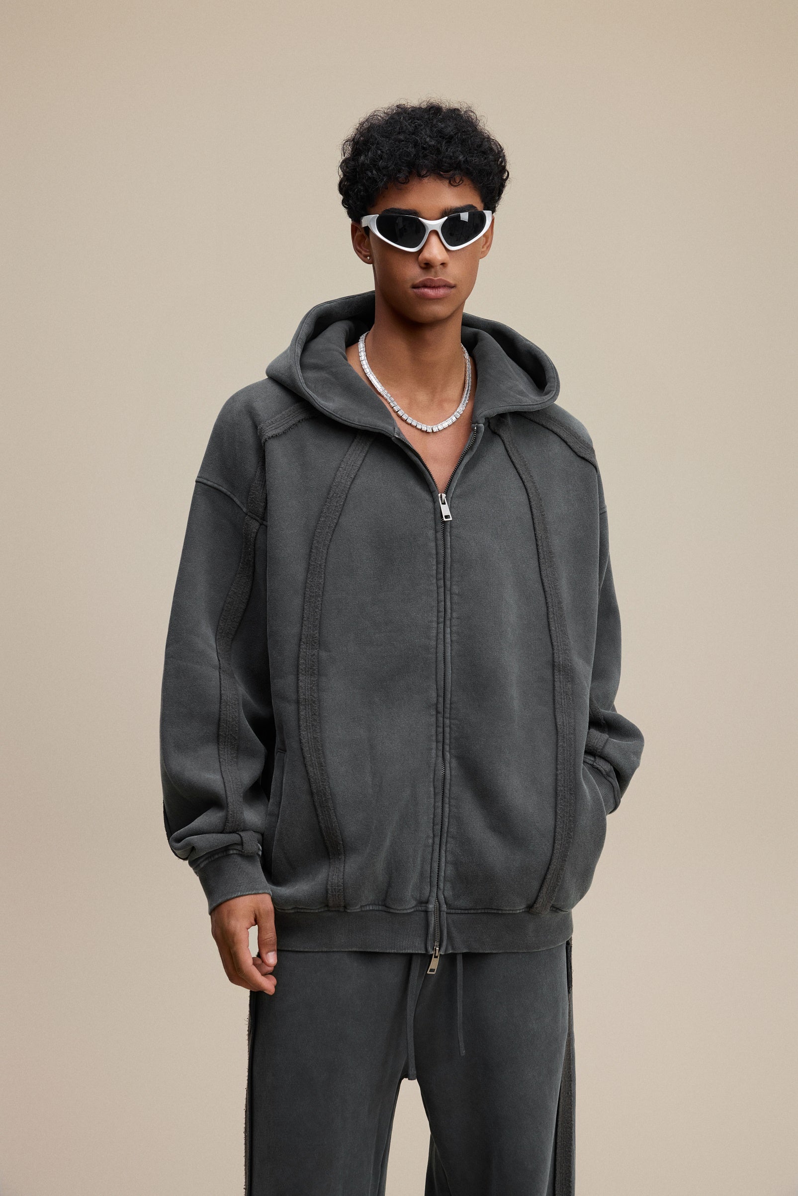 360GSM Men’s Structured Panel Raw-Edge Fleece-Lined Distressed Snow-Wash Zip-Up Hoodie Dark Grey