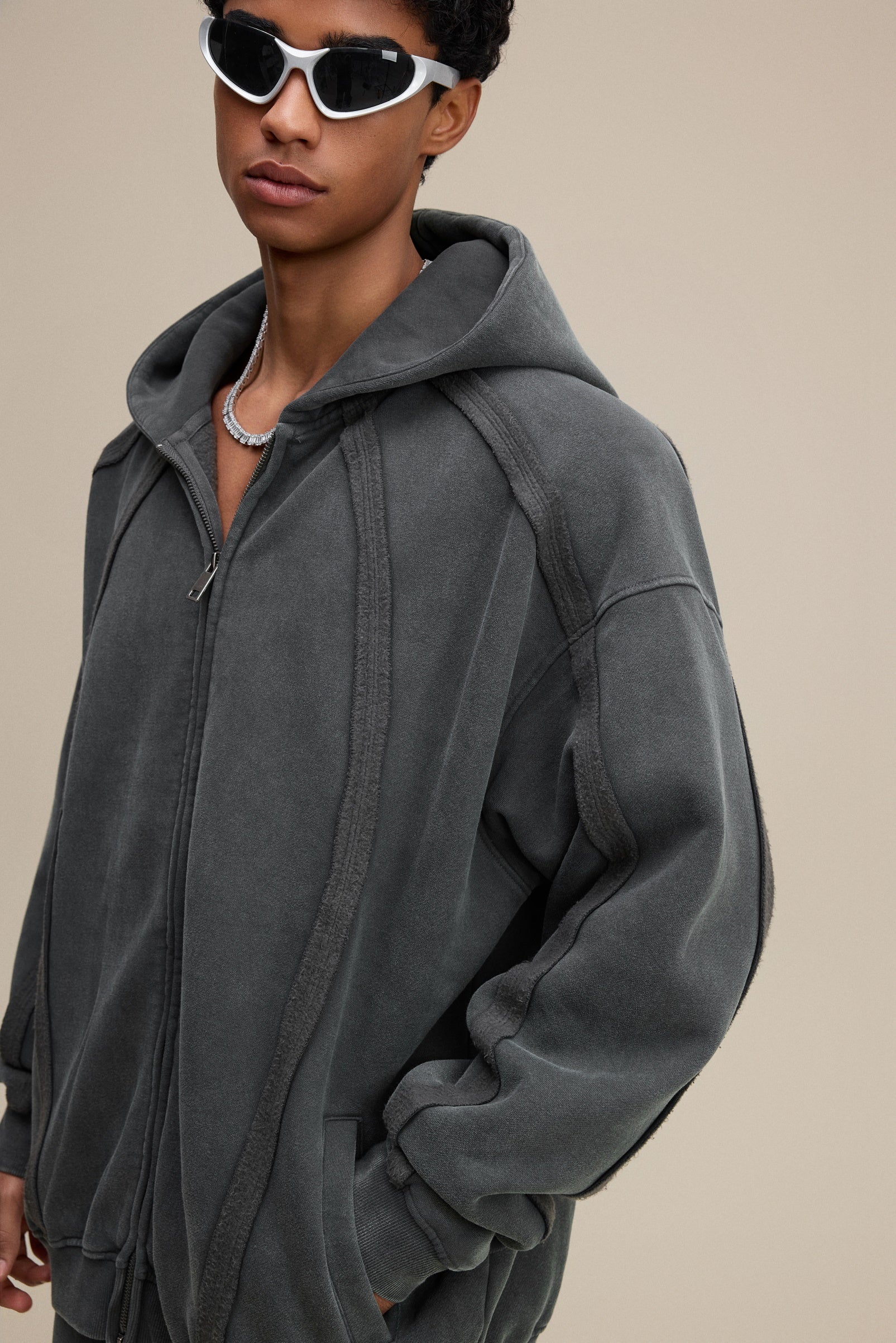 360GSM Men’s Structured Panel Raw-Edge Fleece-Lined Distressed Snow-Wash Zip-Up Hoodie Dark Grey