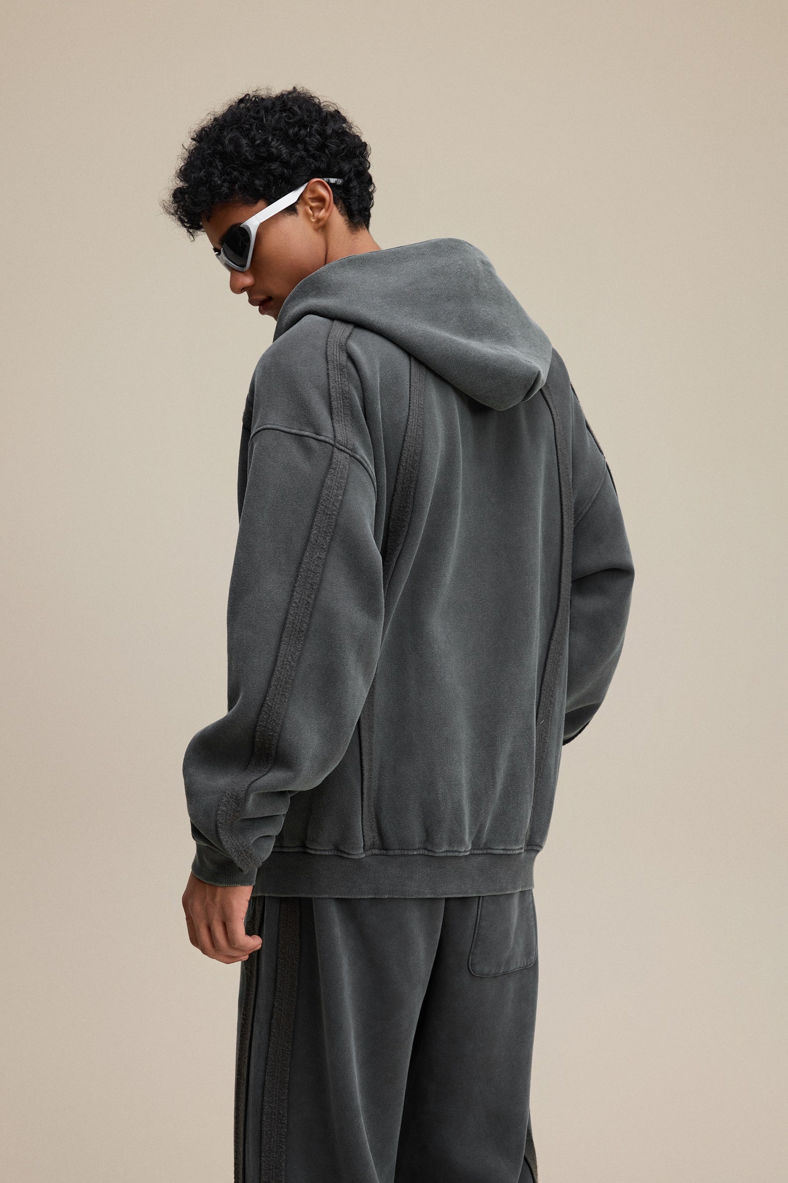 360GSM Men’s Structured Panel Raw-Edge Fleece-Lined Distressed Snow-Wash Zip-Up Hoodie Dark Grey