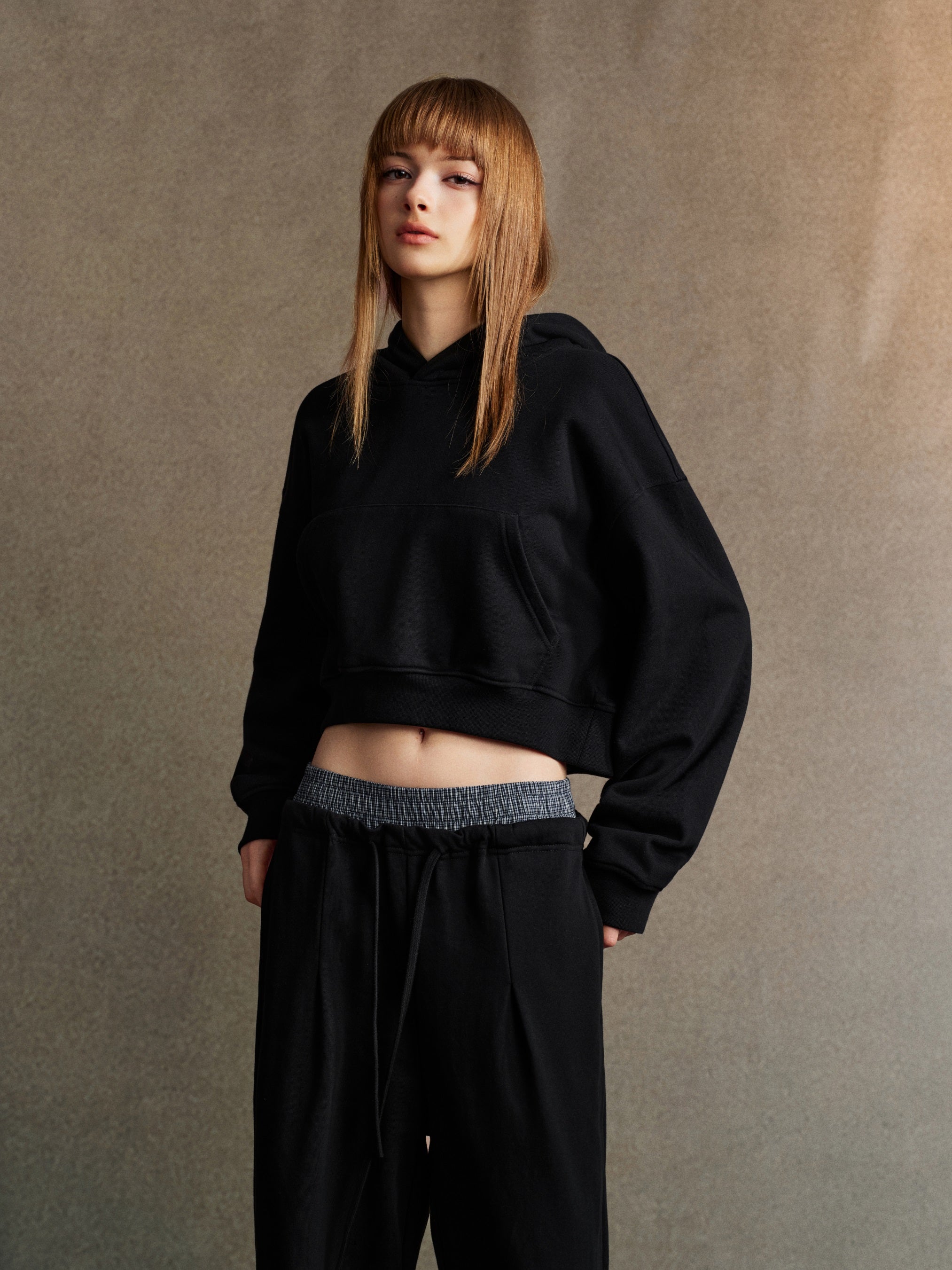445GSM Women’s Cropped French Terry Hoodie Reactive Black