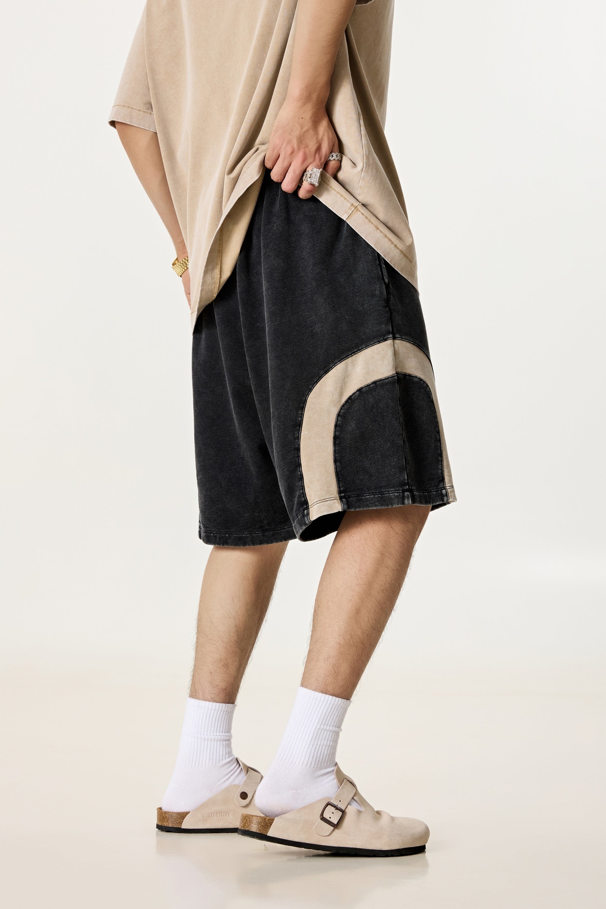 330GSM Unisex Heavyweight Contrast-Panel Snow-Washed Shorts Black/Khaki