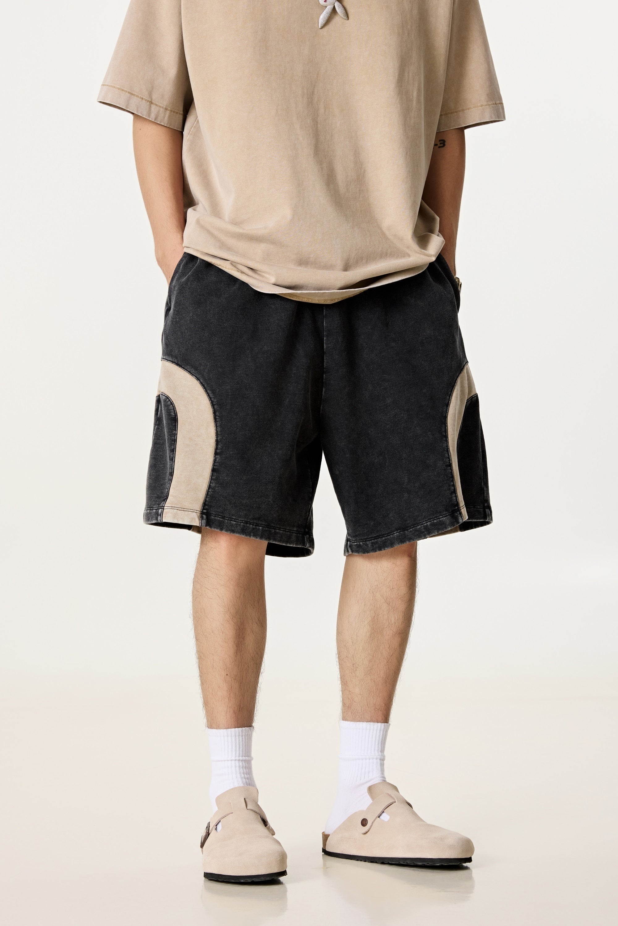 330GSM Unisex Heavyweight Contrast-Panel Snow-Washed Shorts Black/Khaki