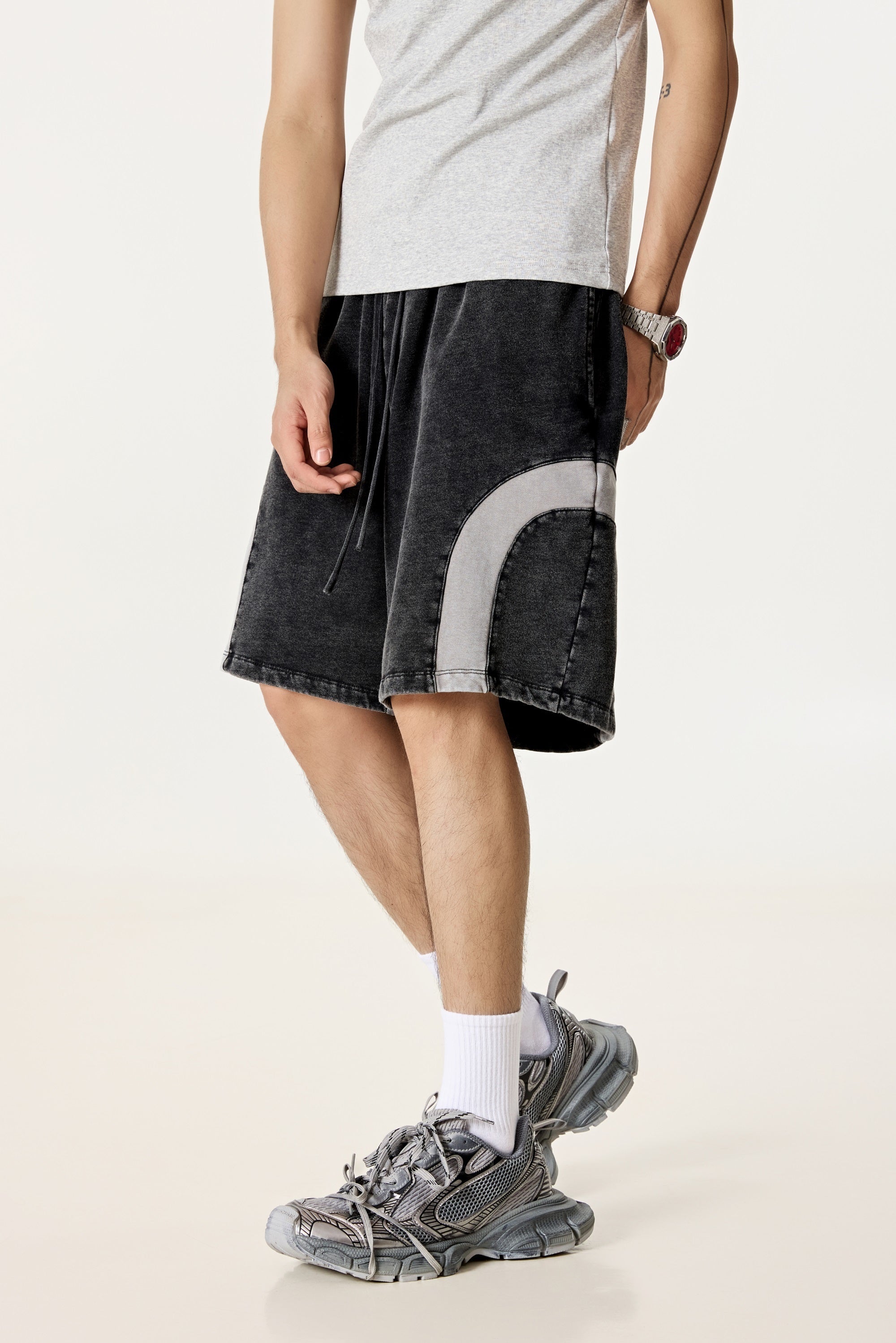 330GSM Unisex Heavyweight Contrast-Panel Snow-Washed Shorts Black/Medium Grey