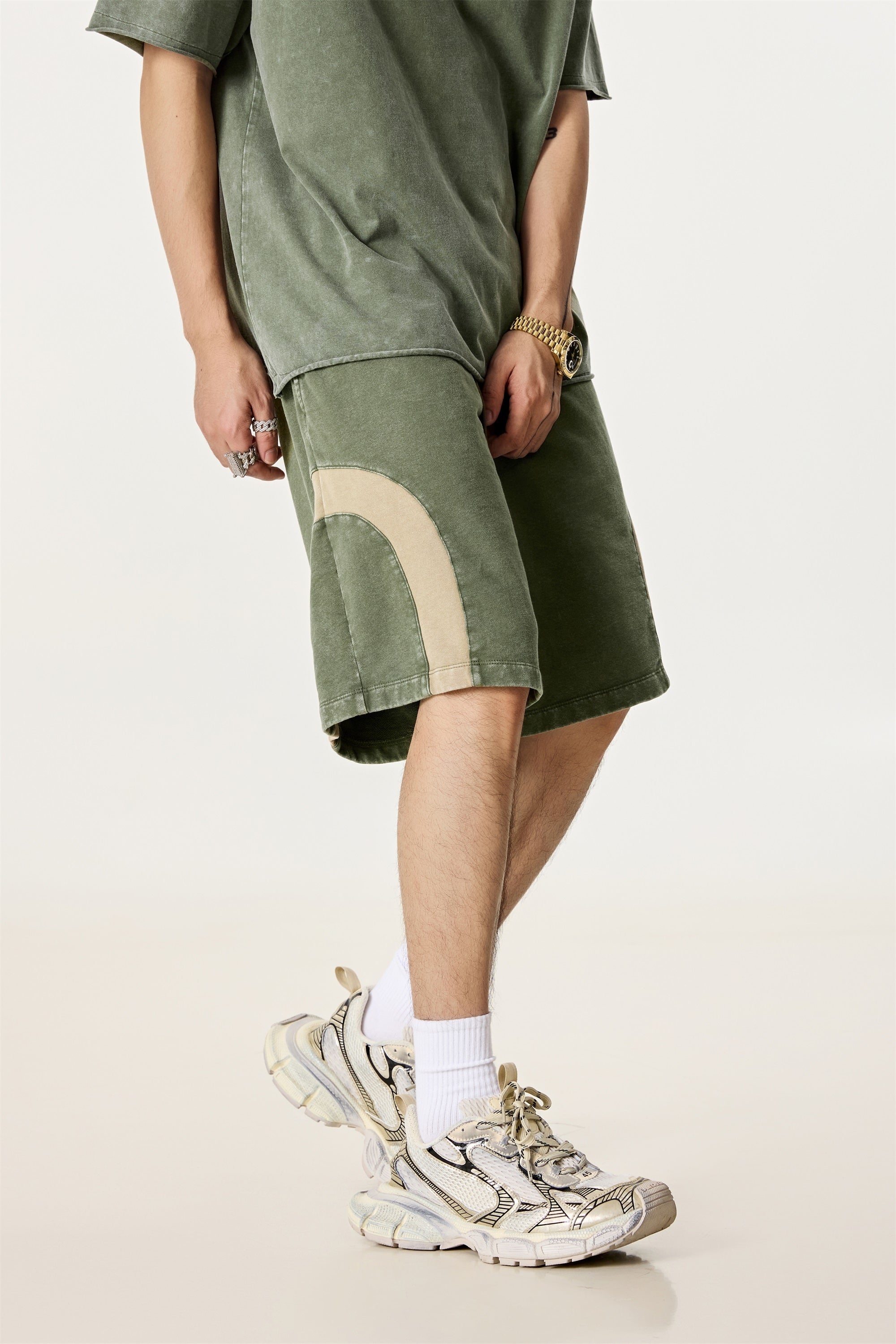 330GSM Unisex Heavyweight Contrast-Panel Snow-Washed Shorts Military Green/Khaki