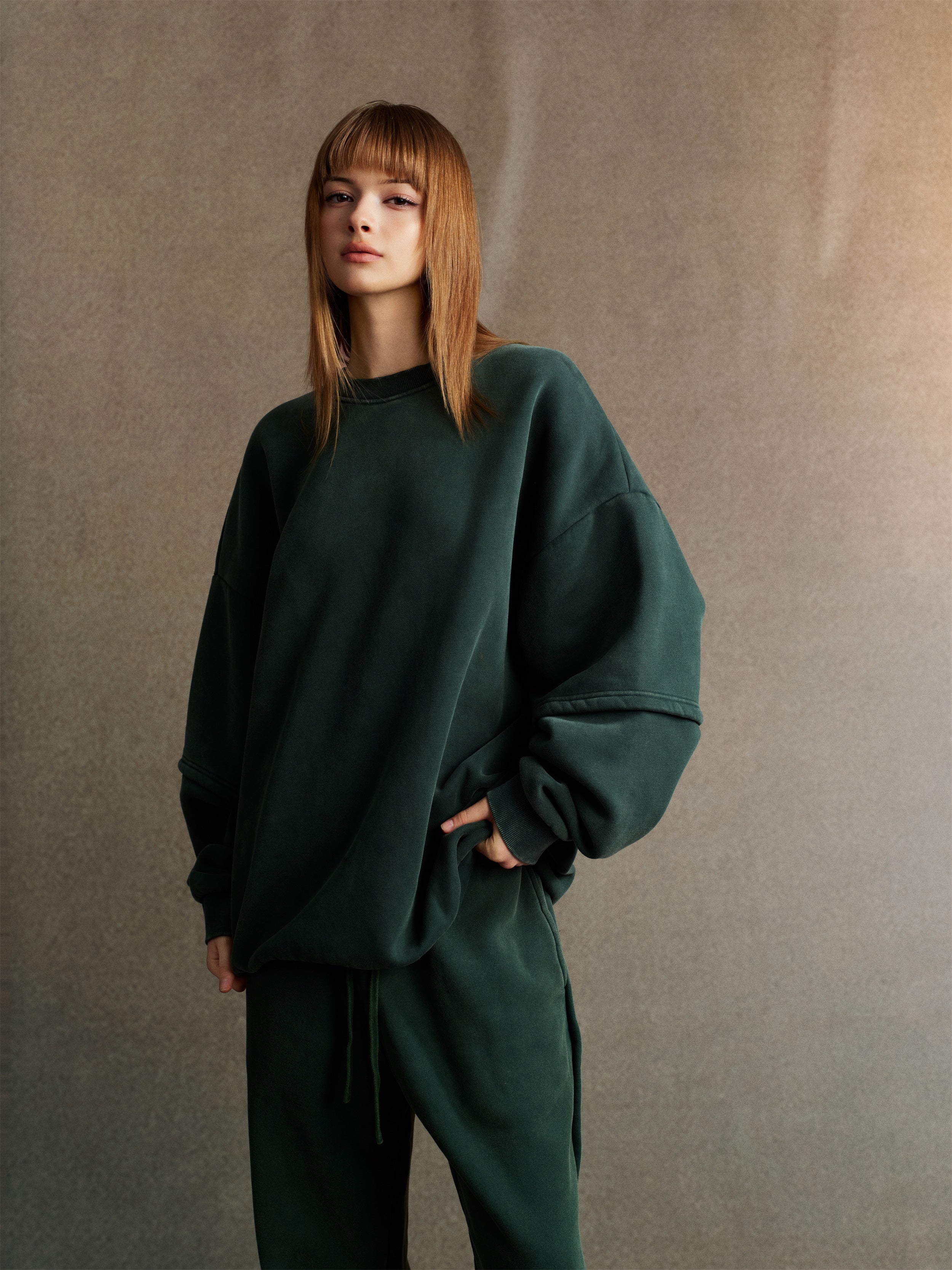 360GSM Unisex Faux-Two-Piece Distressed Snow-Wash Fleece-Lined Crew Neck Sweatshirt Dark emerald green