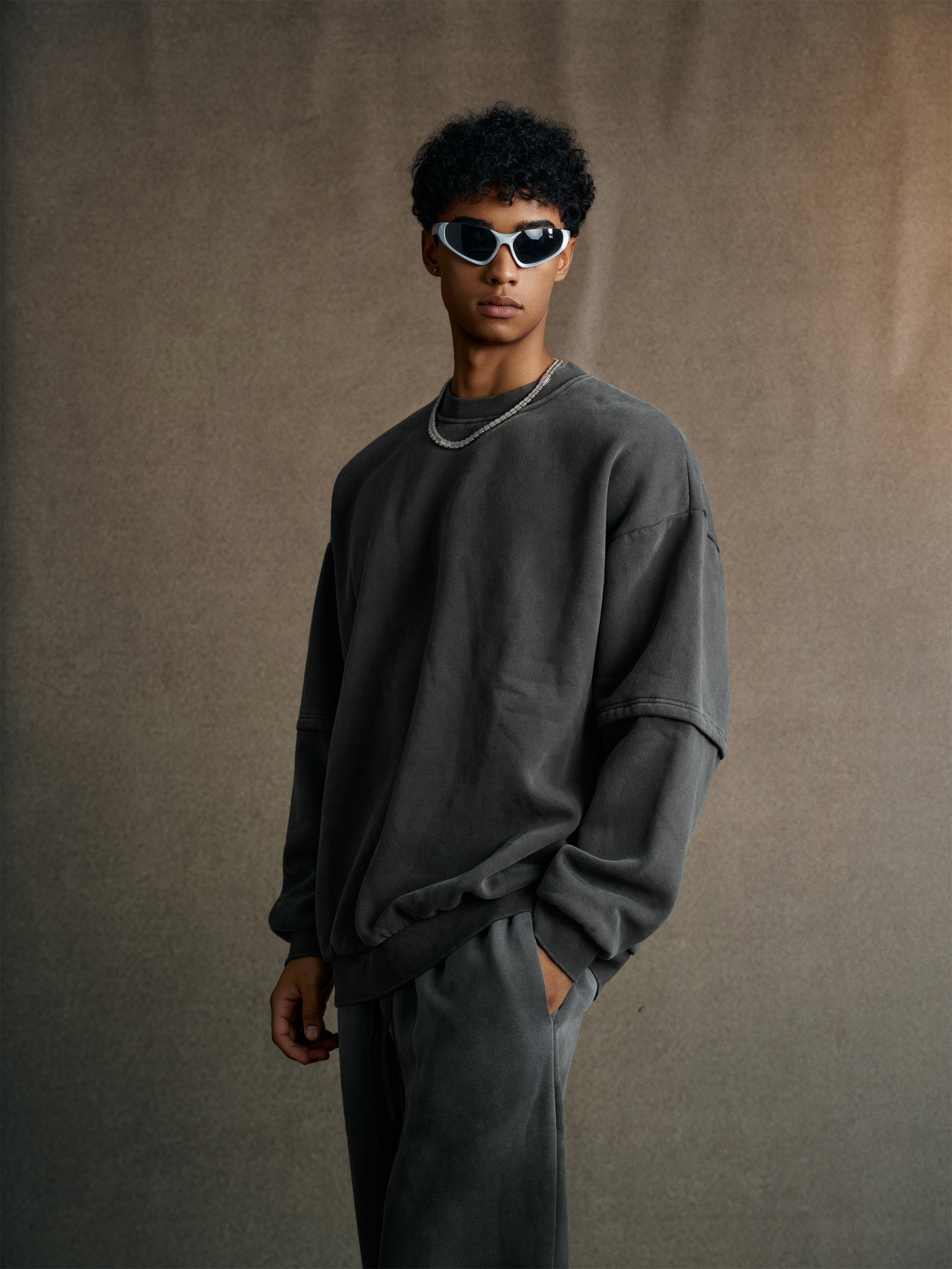 360GSM Unisex Faux-Two-Piece Distressed Snow-Wash Fleece-Lined Crew Neck Sweatshirt Dark gray