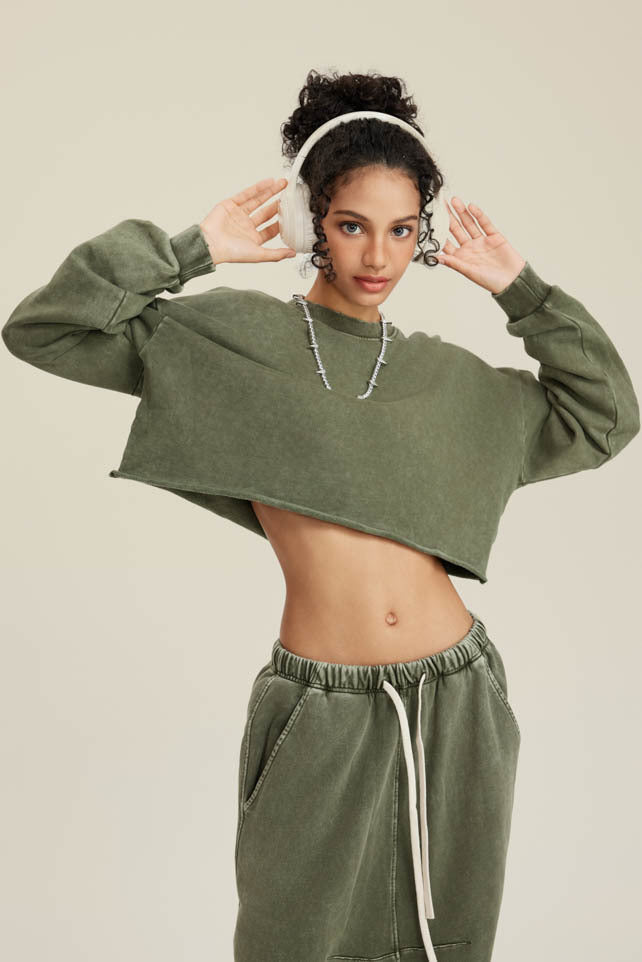 380GSM Women’s Heavyweight Distressed Snow-Wash Raw-Hem Cropped Long sleeve Olive green