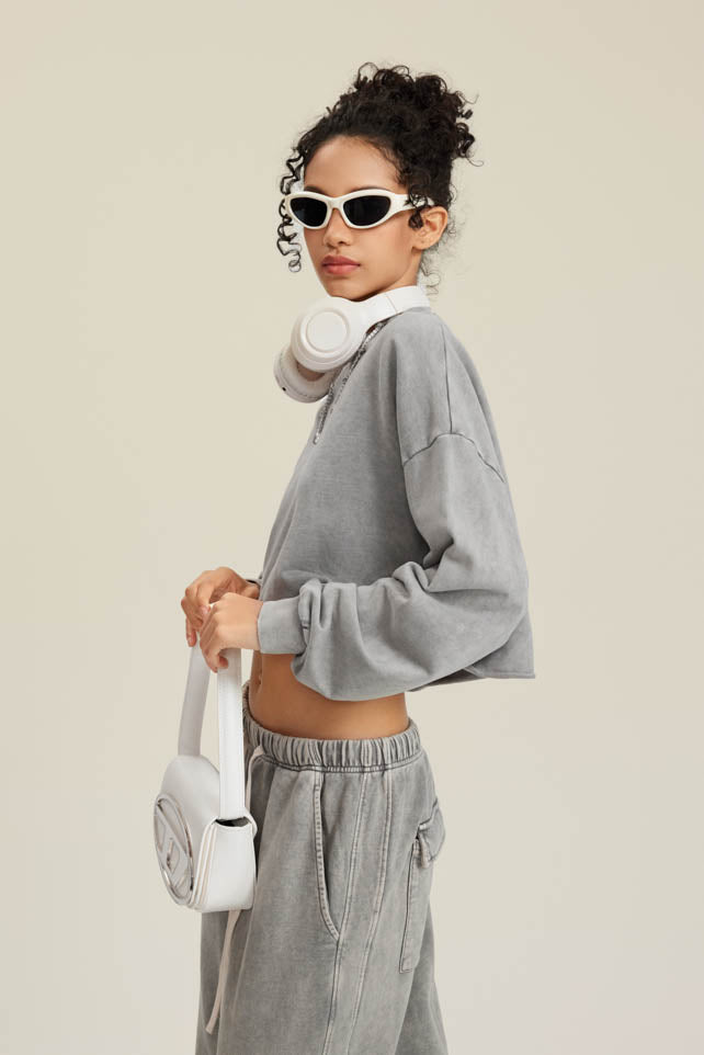 380GSM Women’s Heavyweight Distressed Snow-Wash Raw-Hem Cropped Long sleeve Medium gray