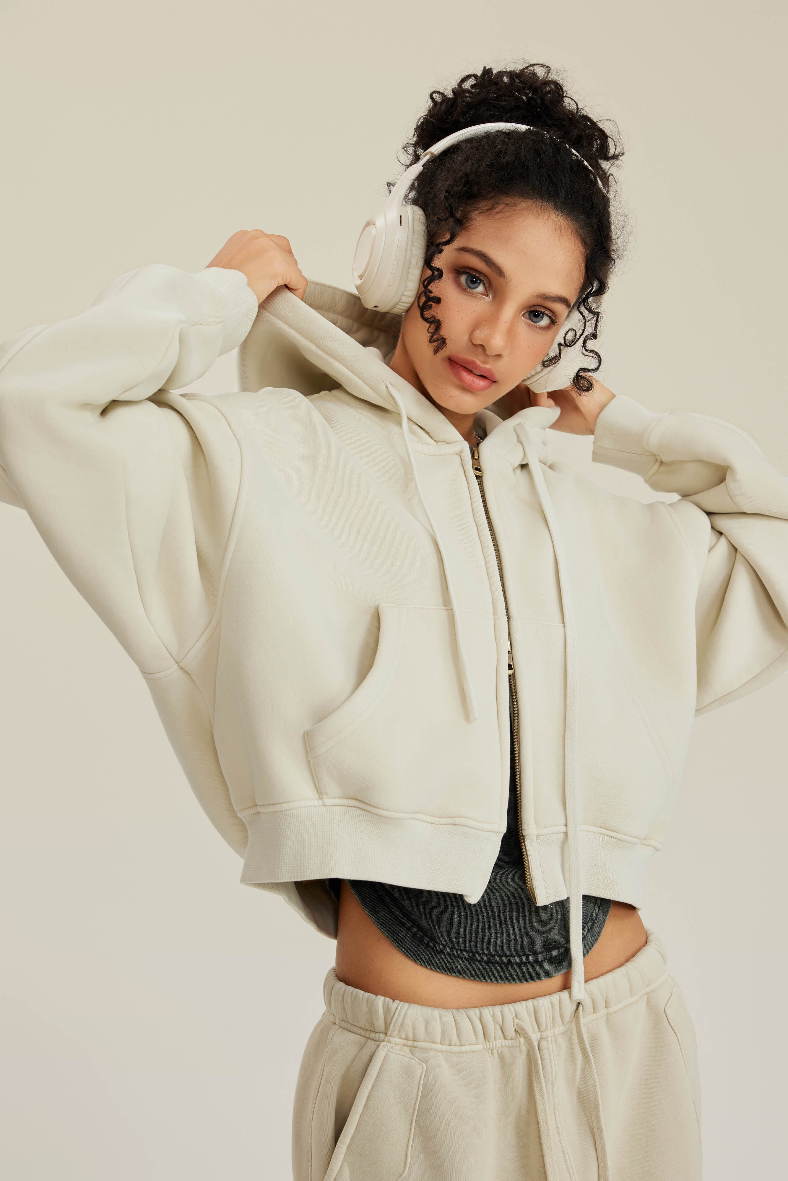 400GSM Women’s Vintage-Wash Cropped Zip-Up Hoodie Gray Apricot